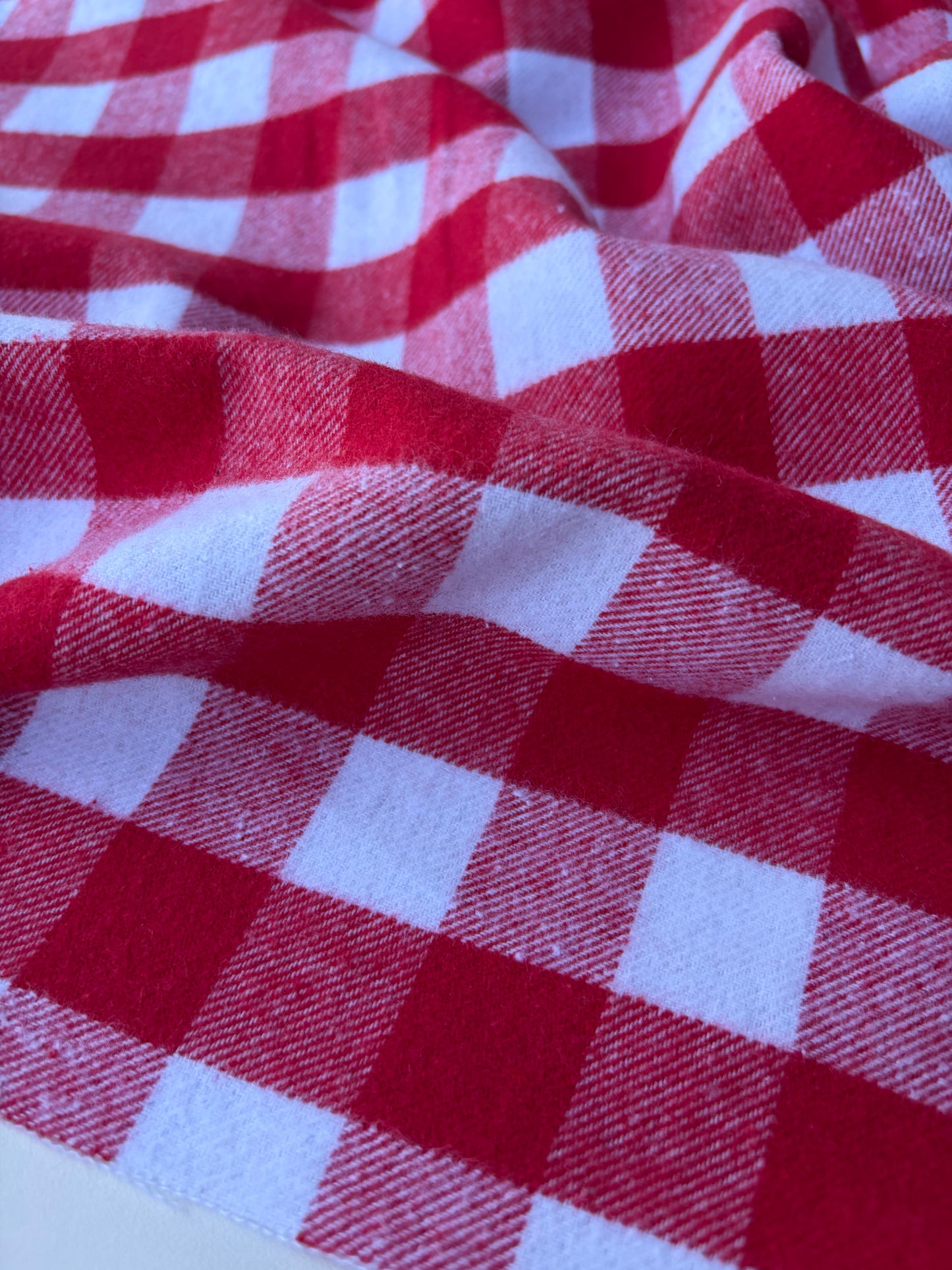 TODD 004 red/white checkered heavy cotton flannel