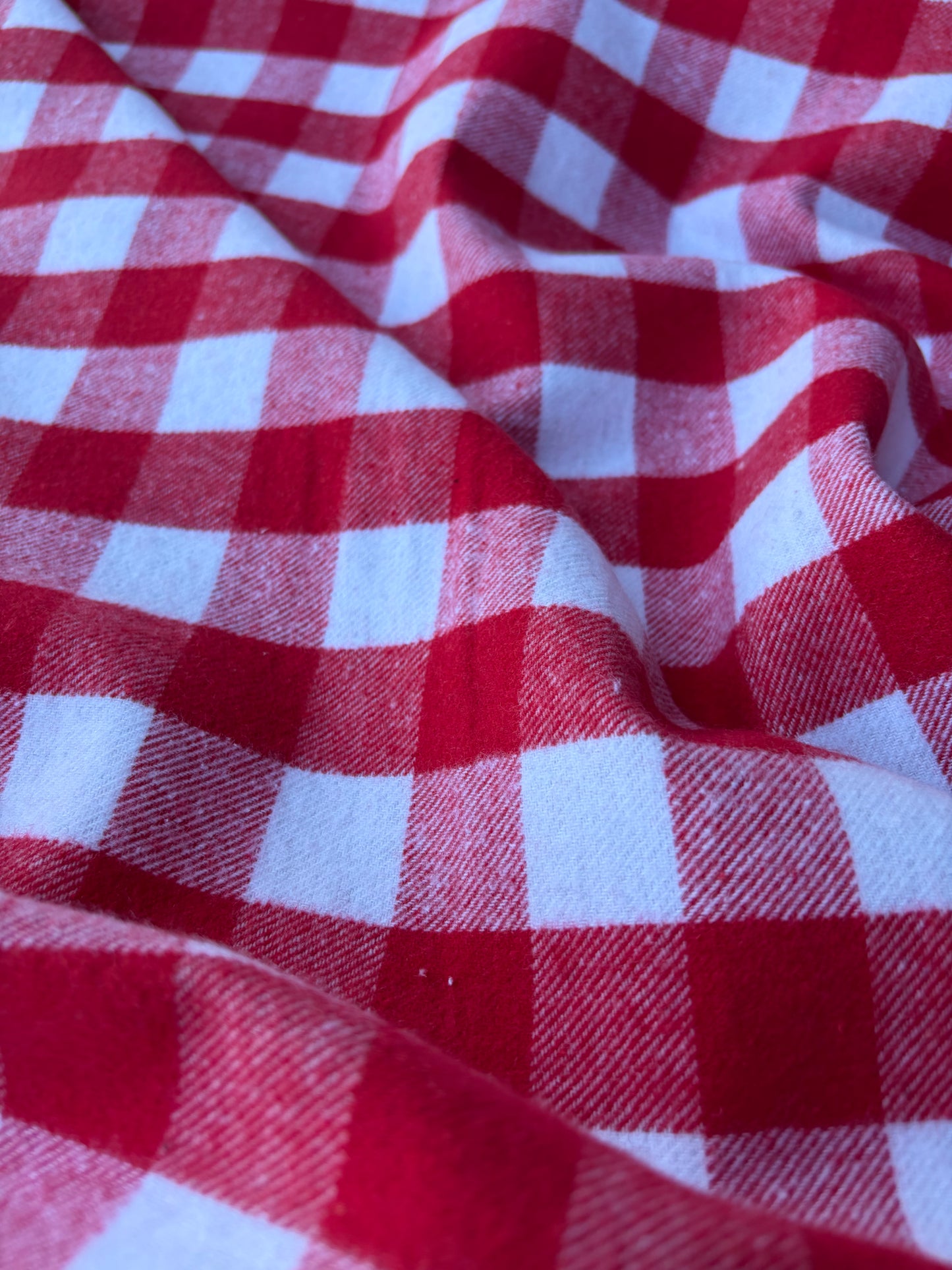 TODD 004 red/white checkered heavy cotton flannel