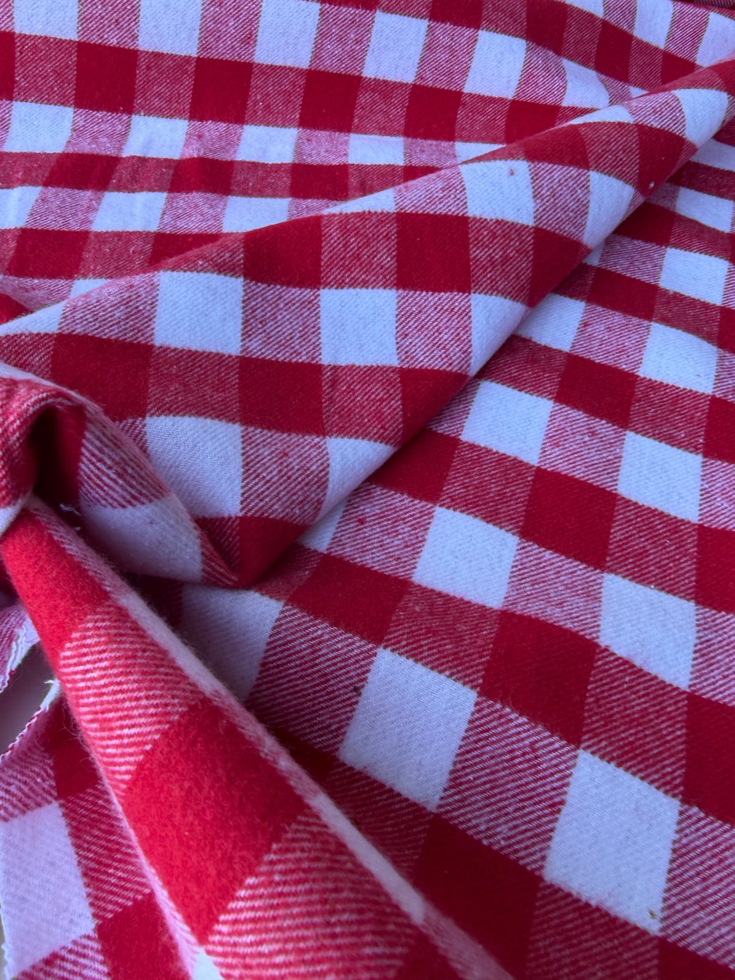 TODD 004 red/white checkered heavy cotton flannel