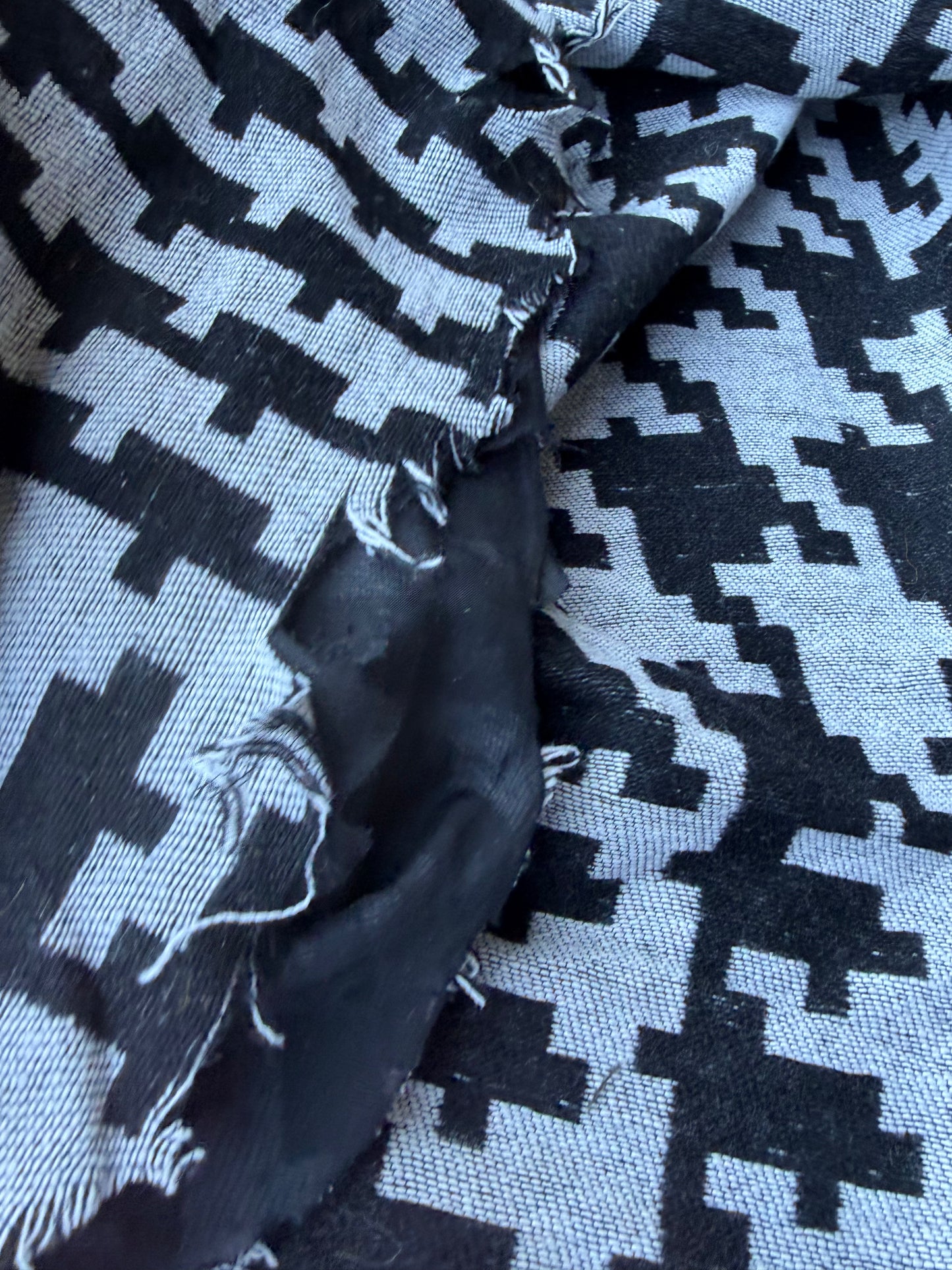 TODD 007 black/ecru dogtooth double cloth wool