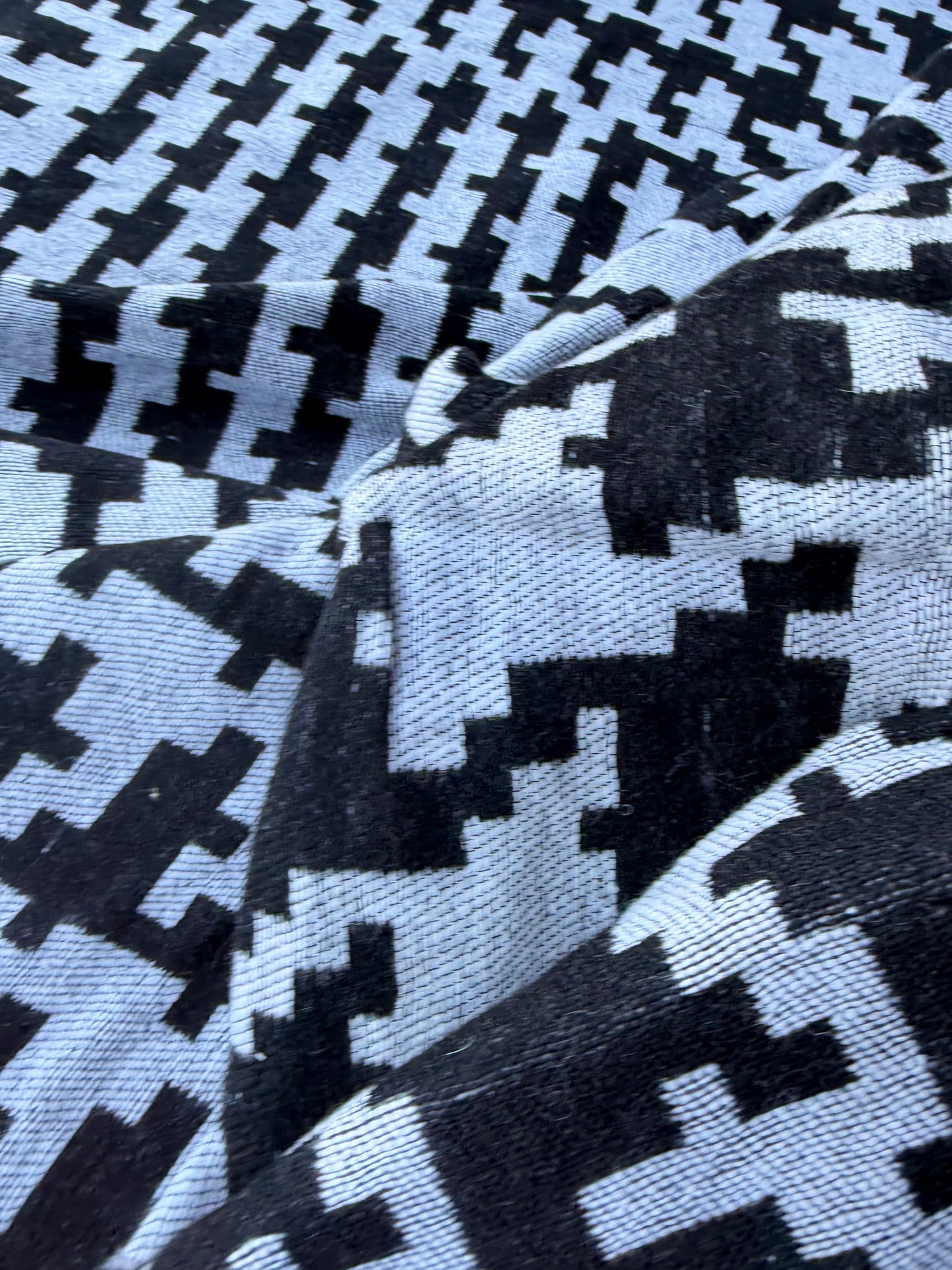 TODD 007 black/ecru dogtooth double cloth wool