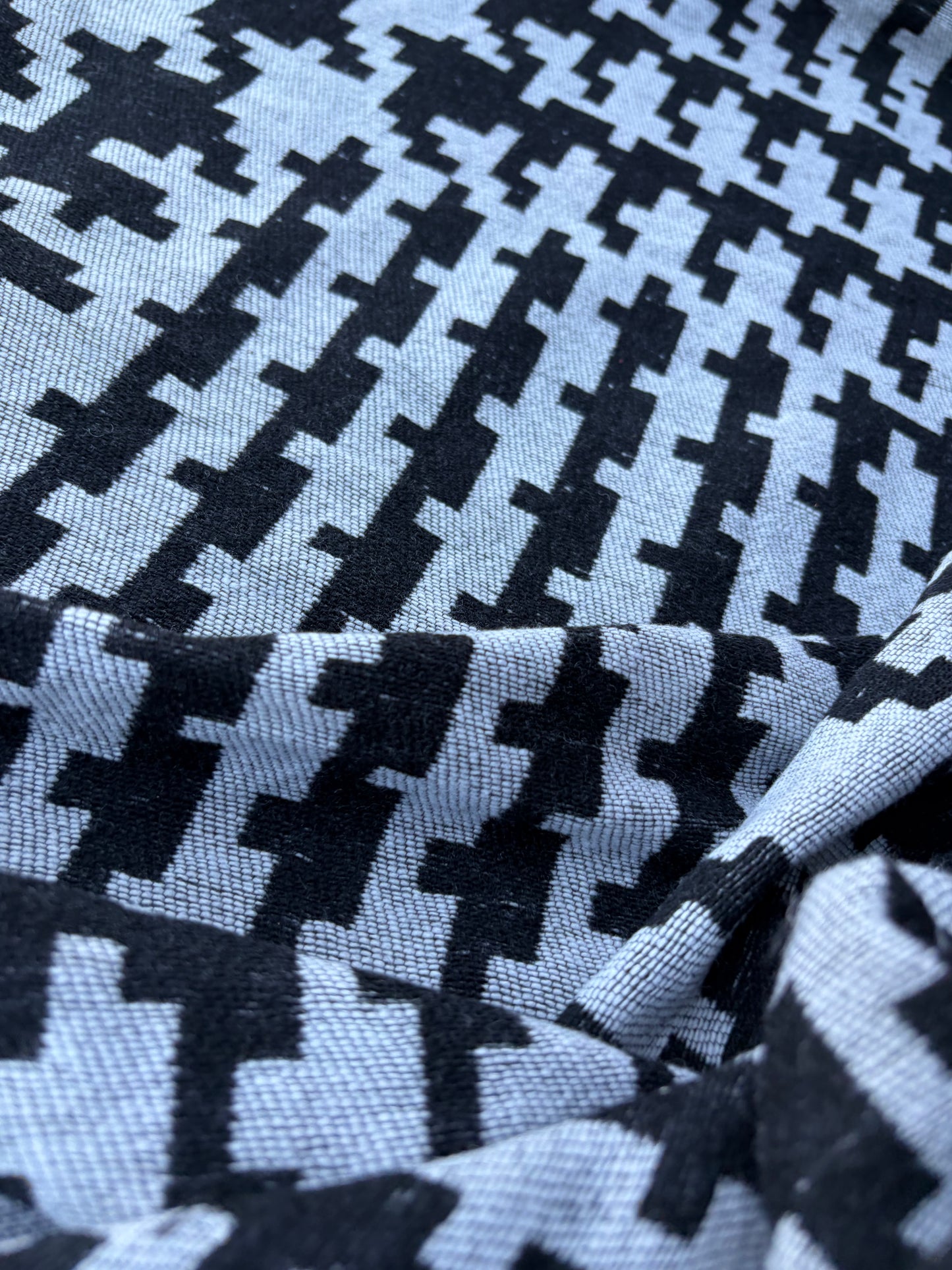 TODD 007 black/ecru dogtooth double cloth wool