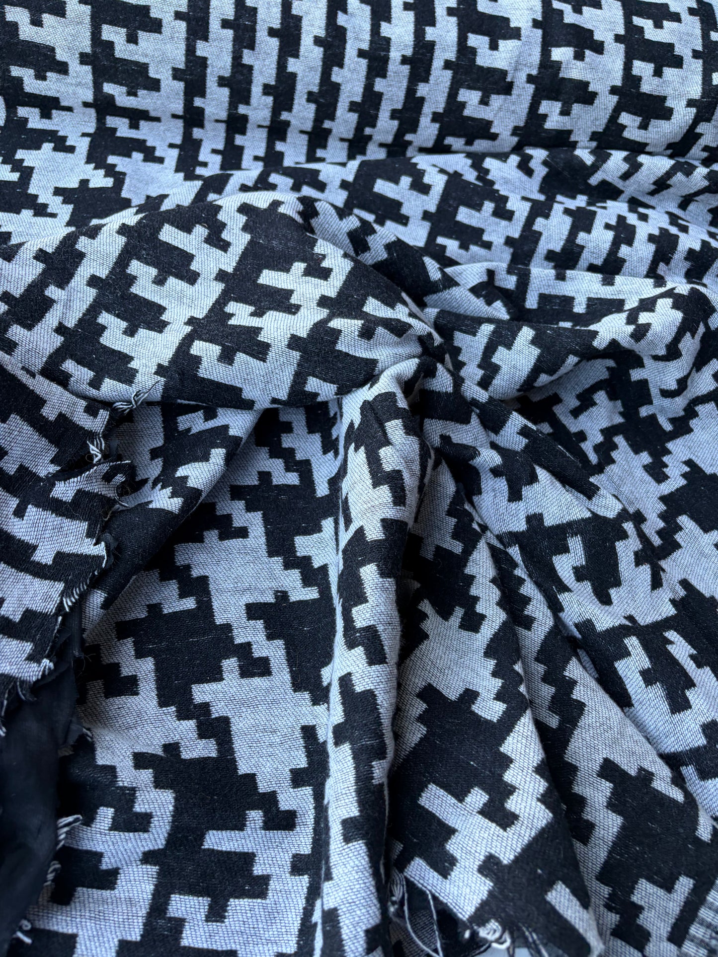 TODD 007 black/ecru dogtooth double cloth wool