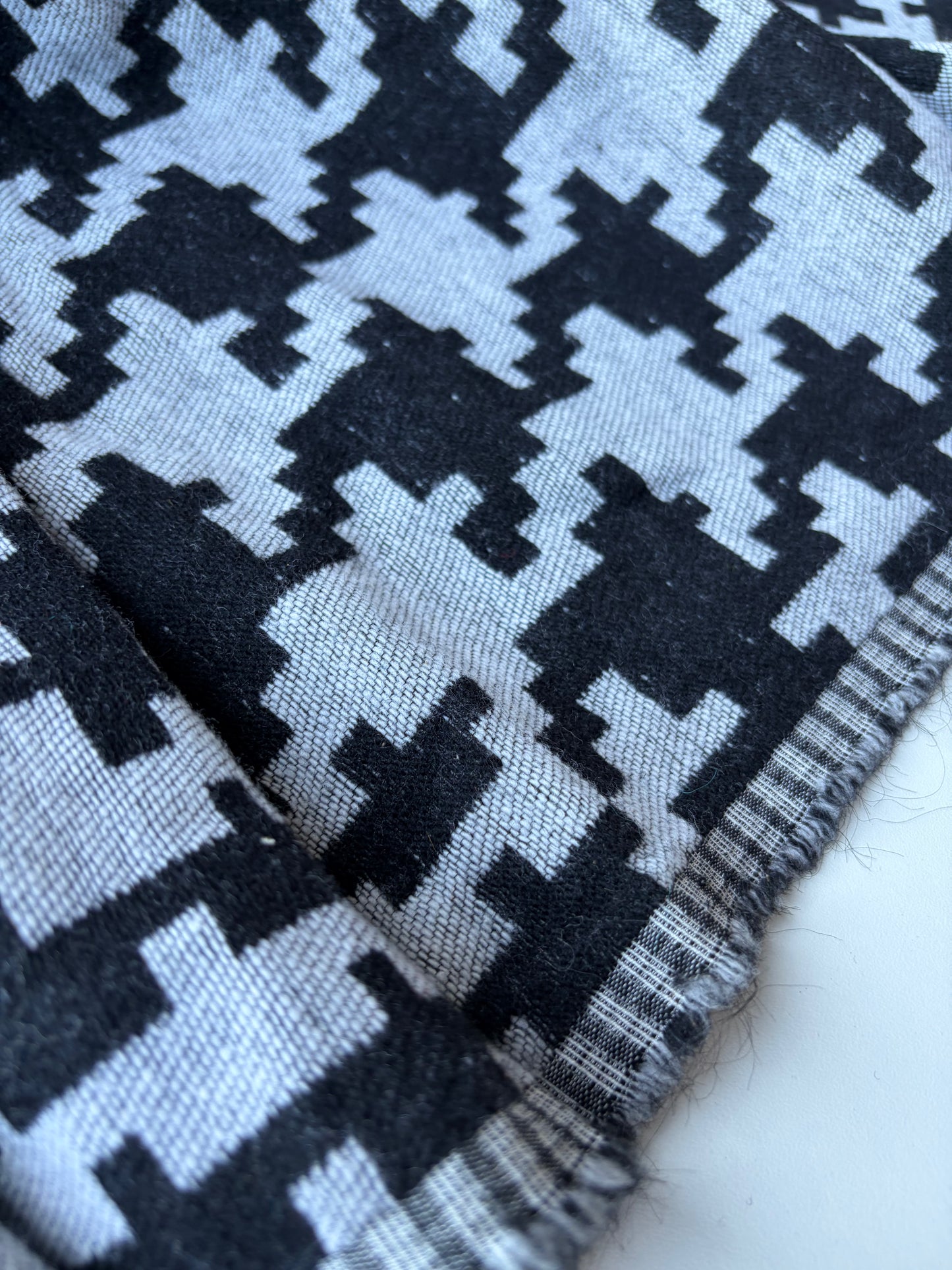 TODD 007 black/ecru dogtooth double cloth wool