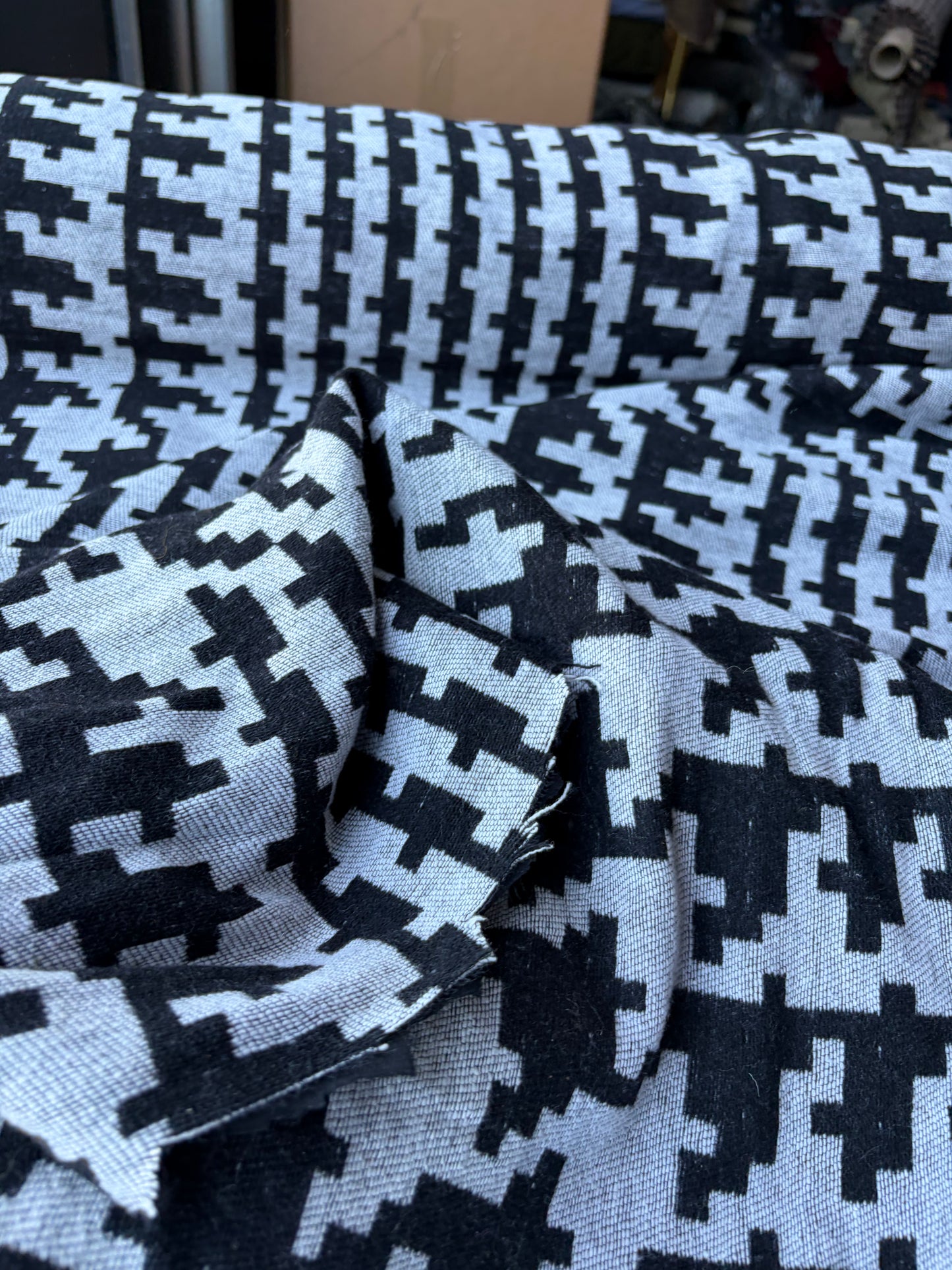 TODD 007 black/ecru dogtooth double cloth wool