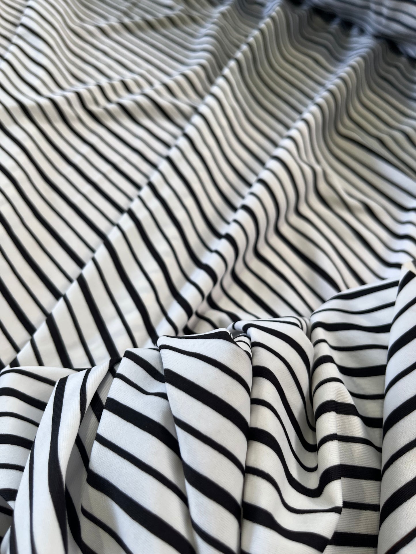 A02 Pom 021 jersey acethate with black/white stripes