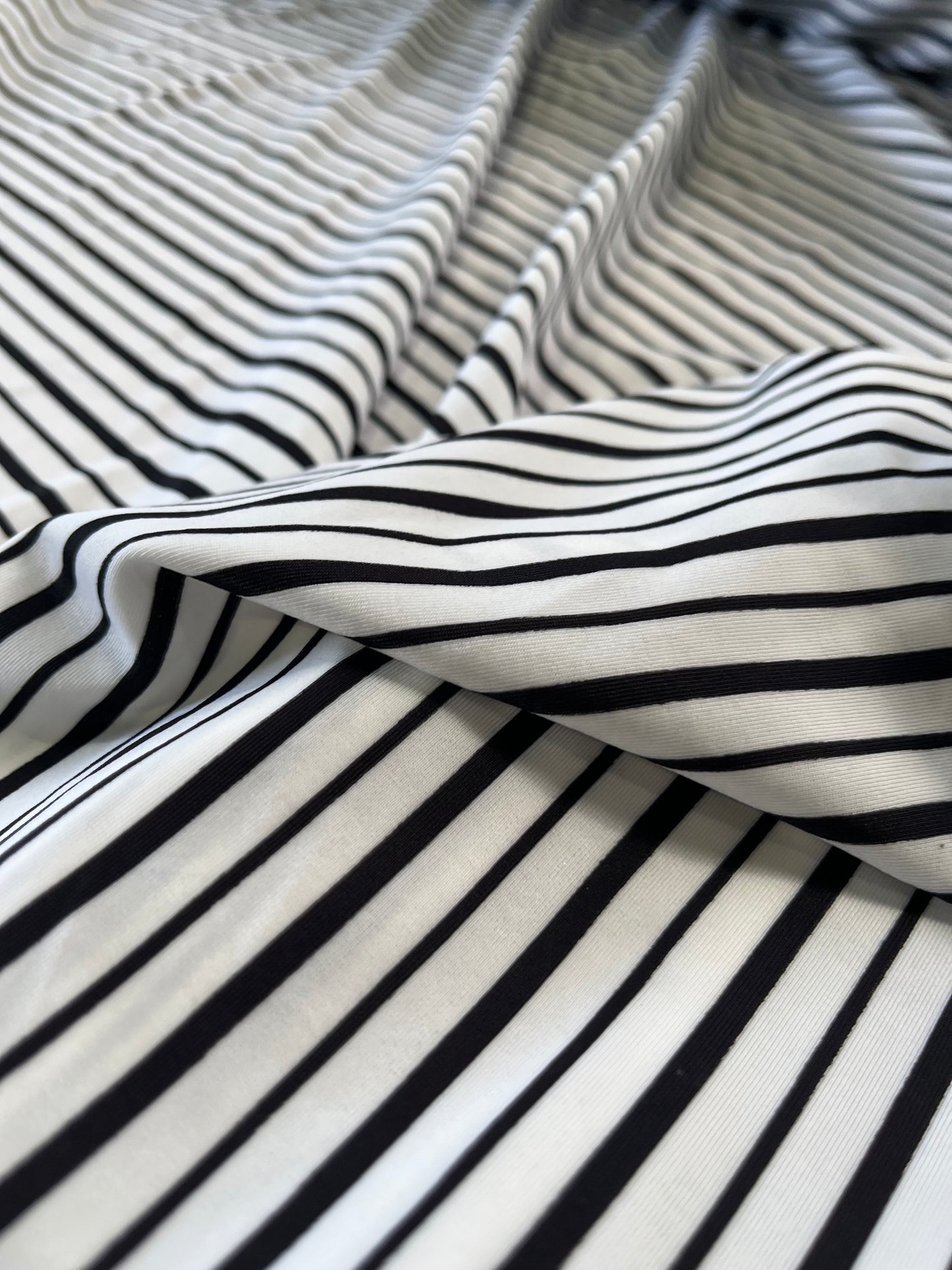 A02 Pom 021 jersey acethate with black/white stripes