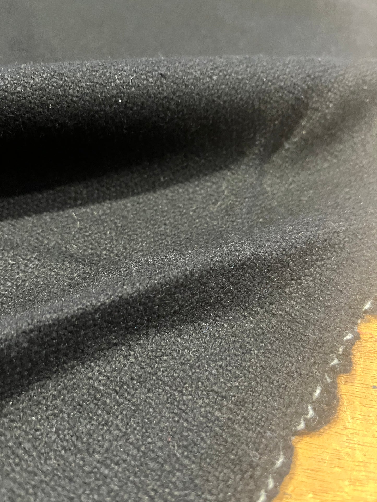 G02 Black wool for coats with stretch