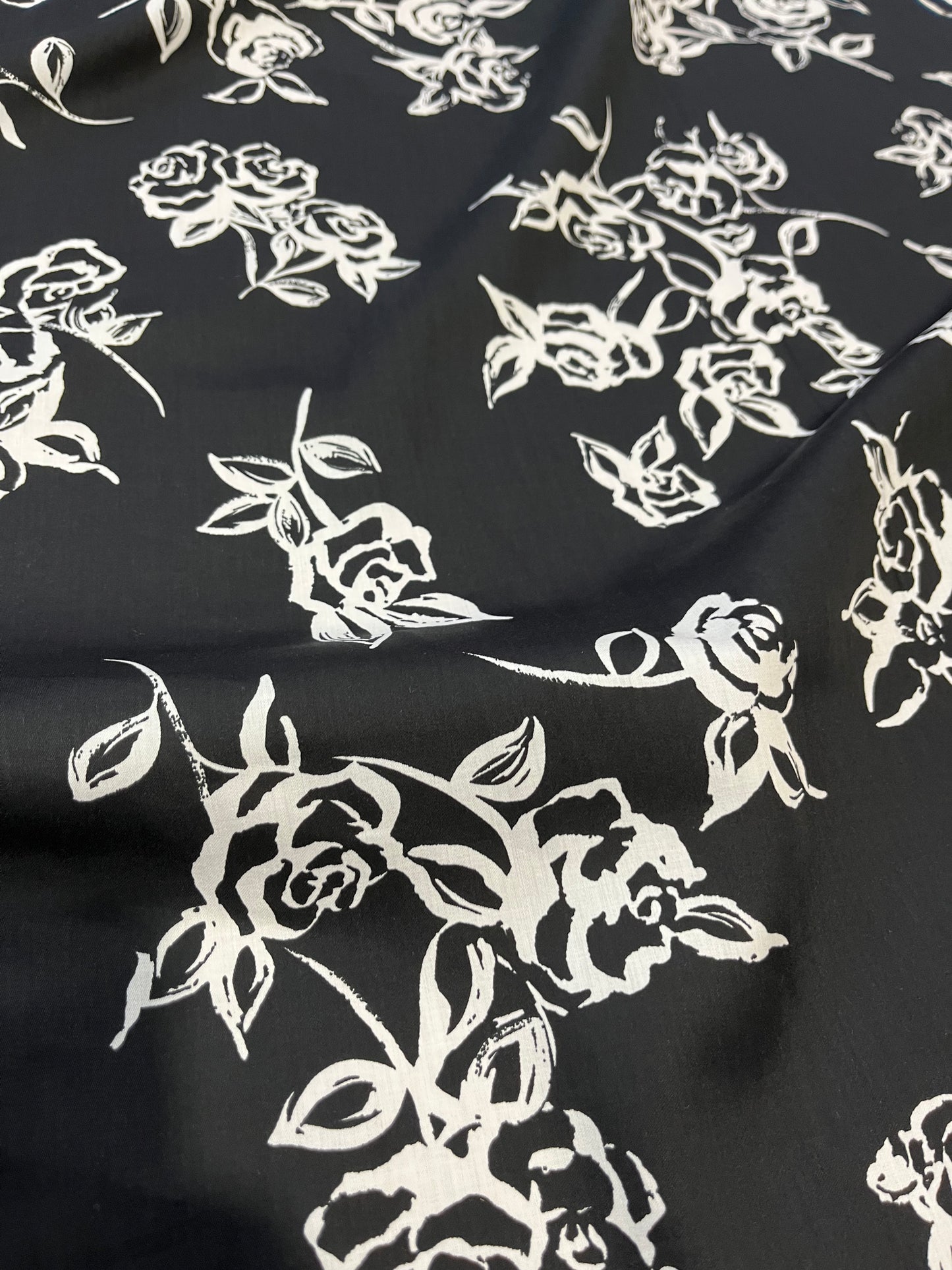 LC  ND 028 cotton satin roses