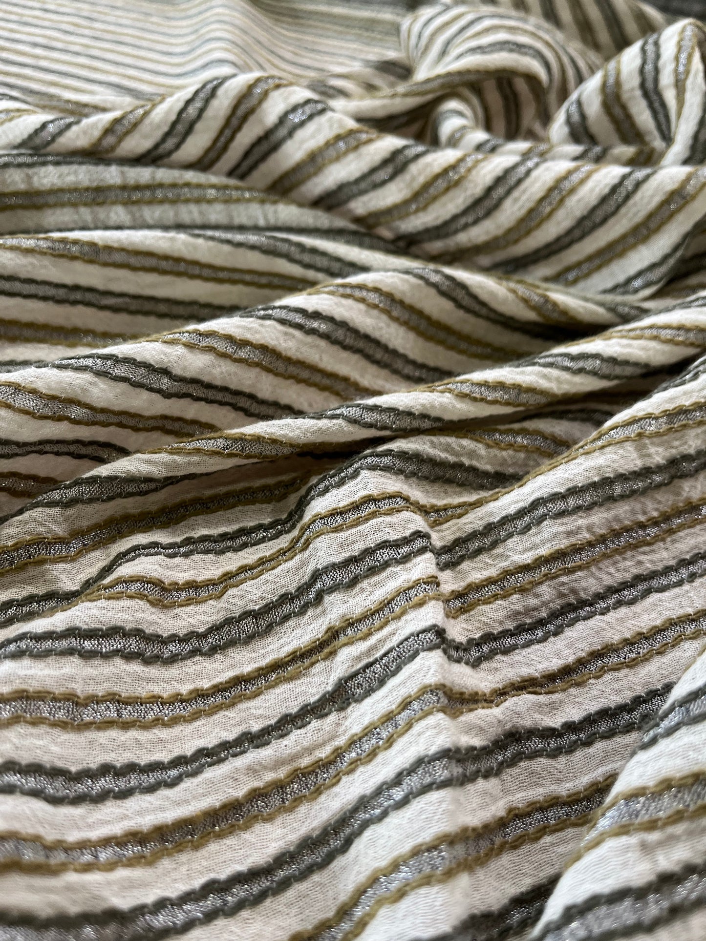 Pom 028 woven seersucker stripe