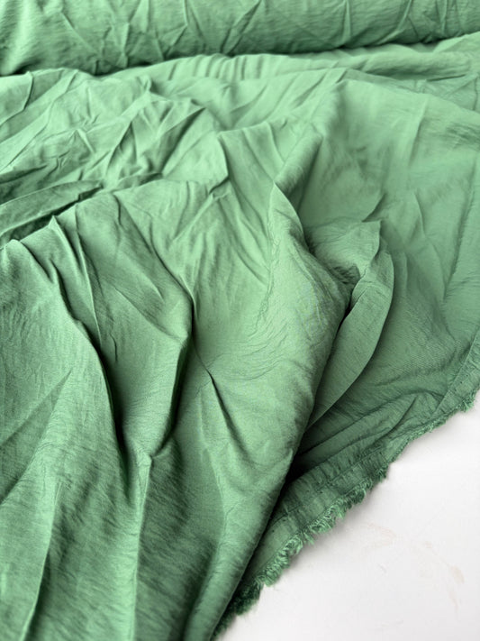 PC FLORIAN 028 washed satin grassgreen