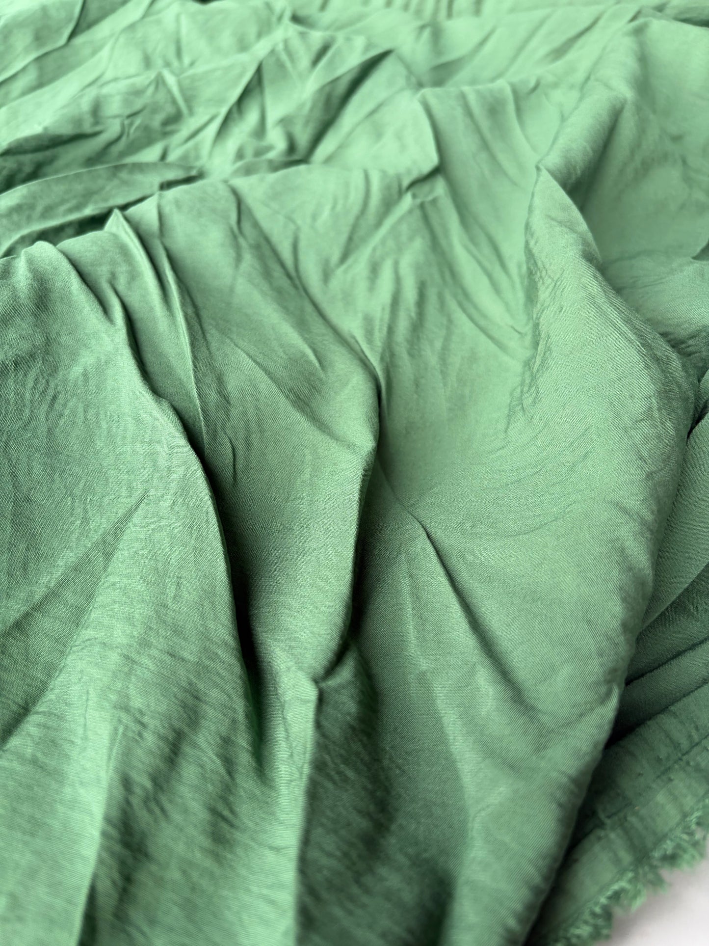 PC FLORIAN 028 washed satin grassgreen