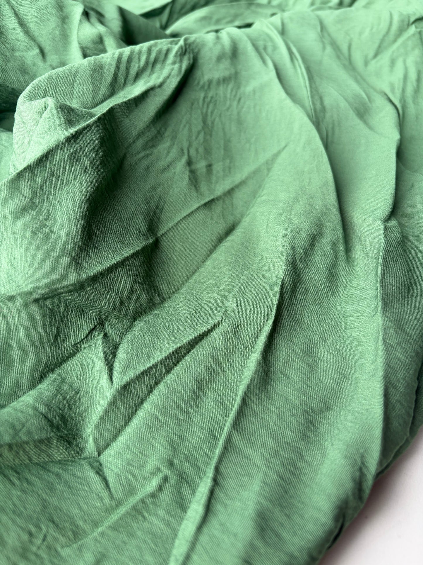 PC FLORIAN 028 washed satin grassgreen