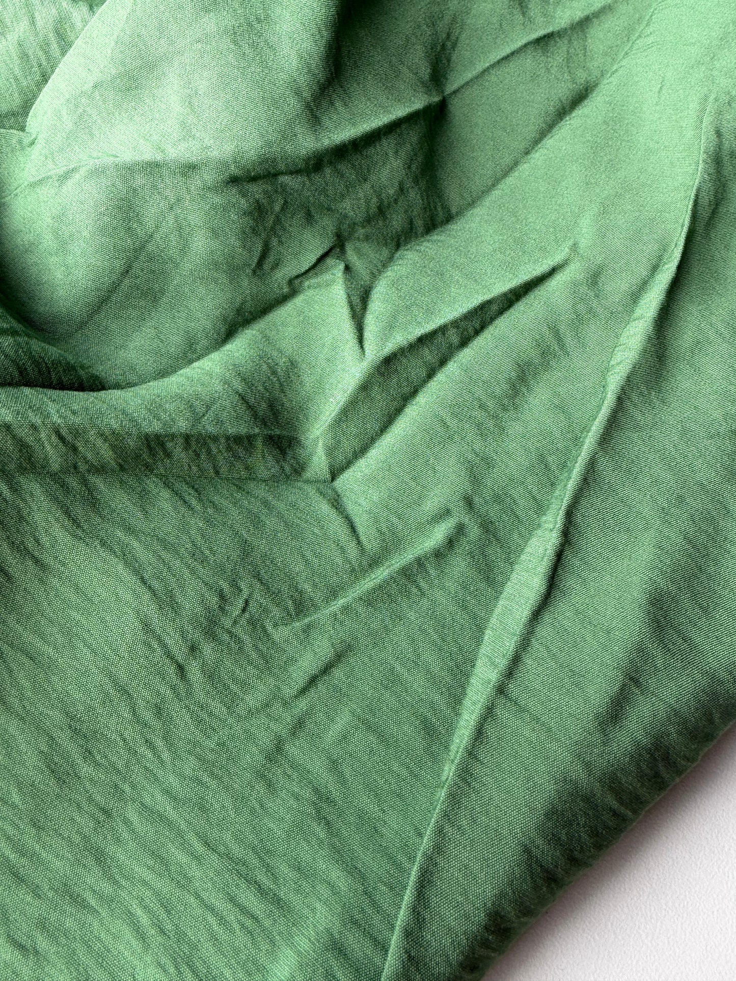 PC FLORIAN 028 washed satin grassgreen