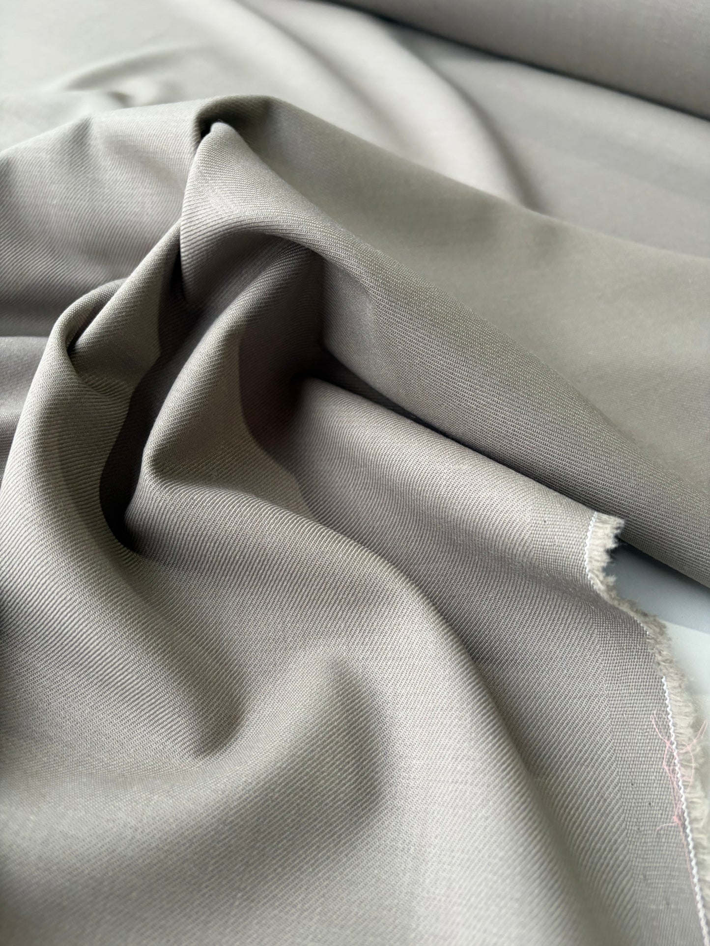 JUTTA 001 wool twill elephant grey