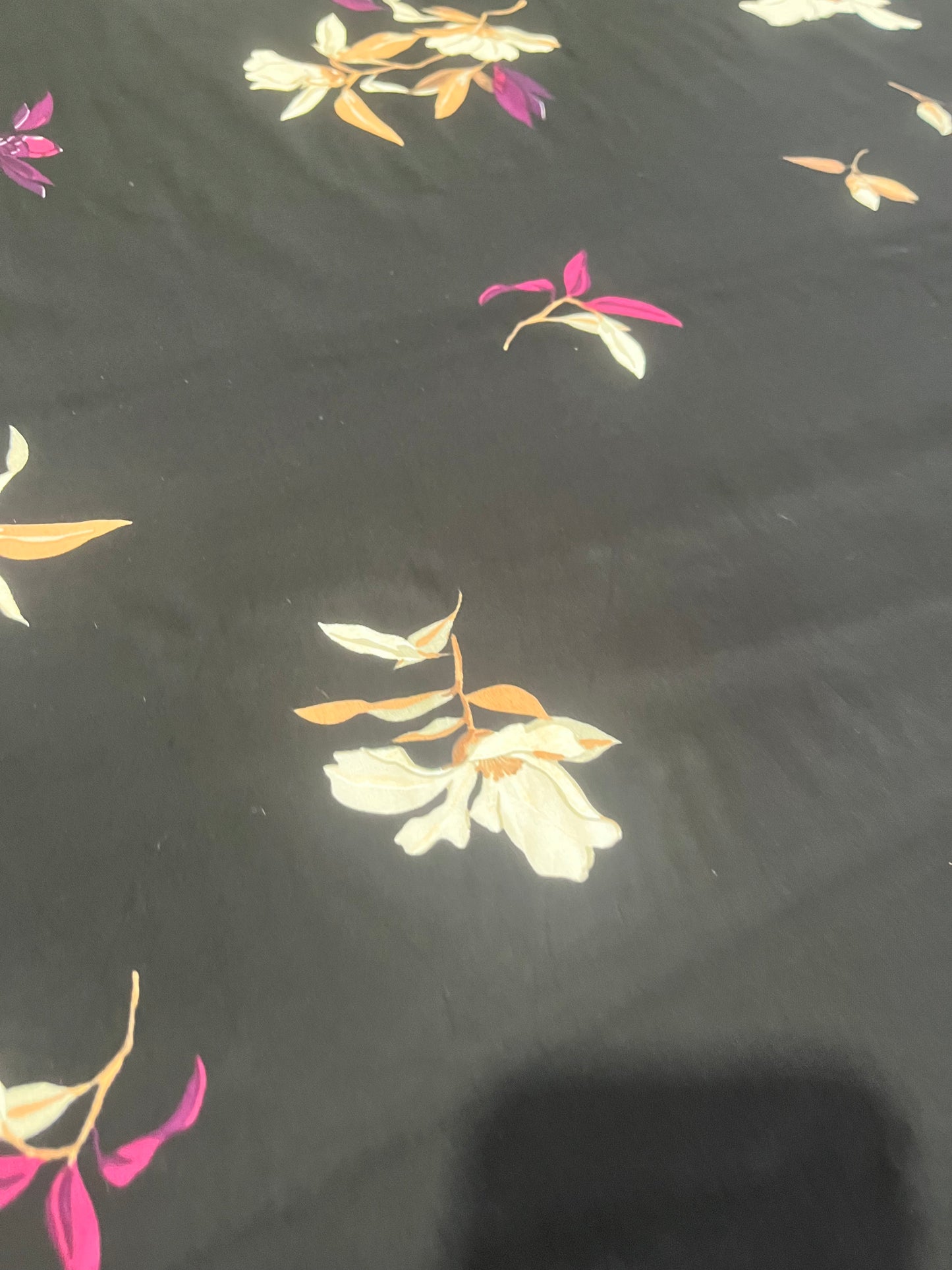 C01 CAN 1630 satin viscose with flowers