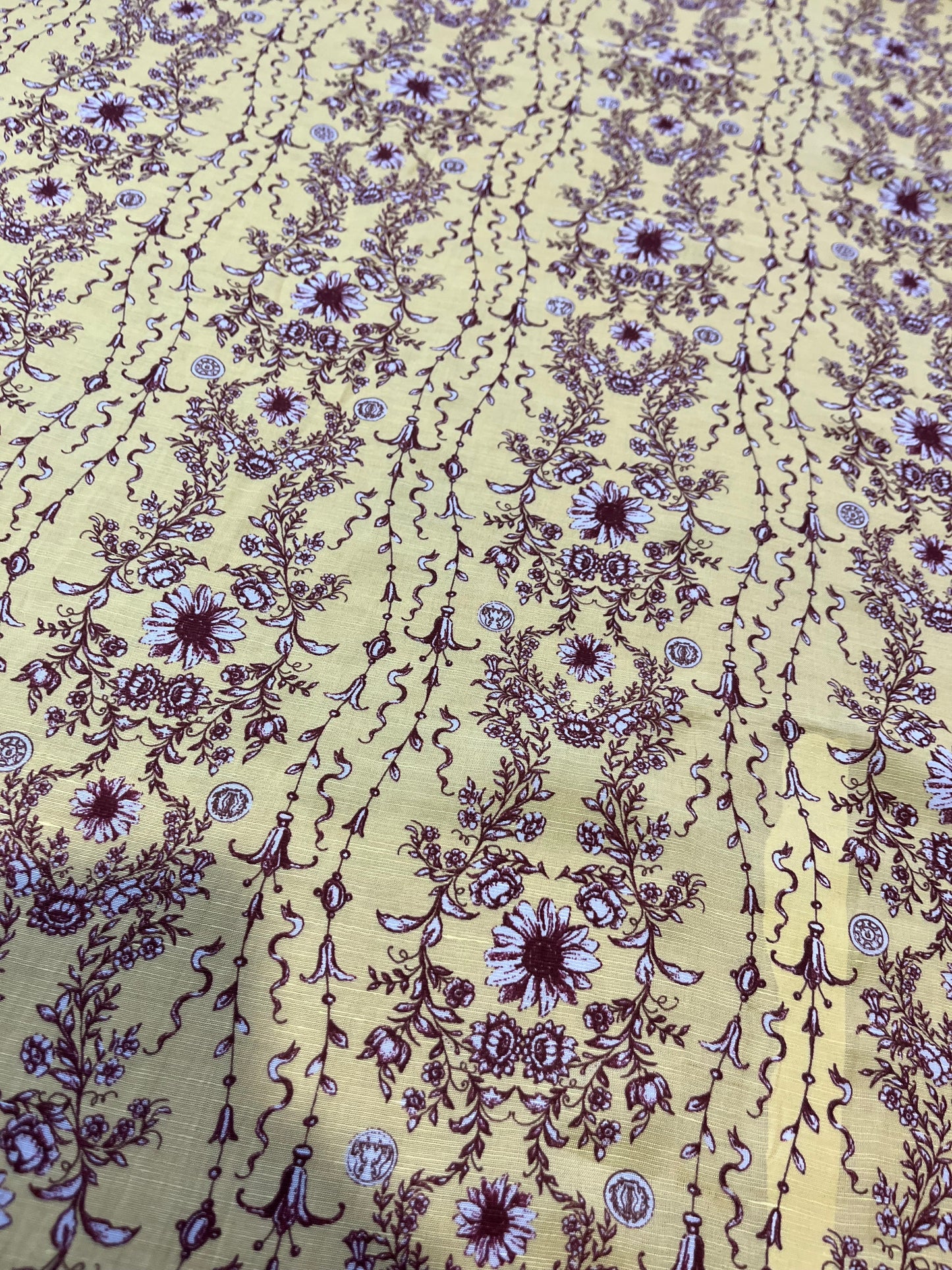 B01 ND 036 viscose linen with flowers