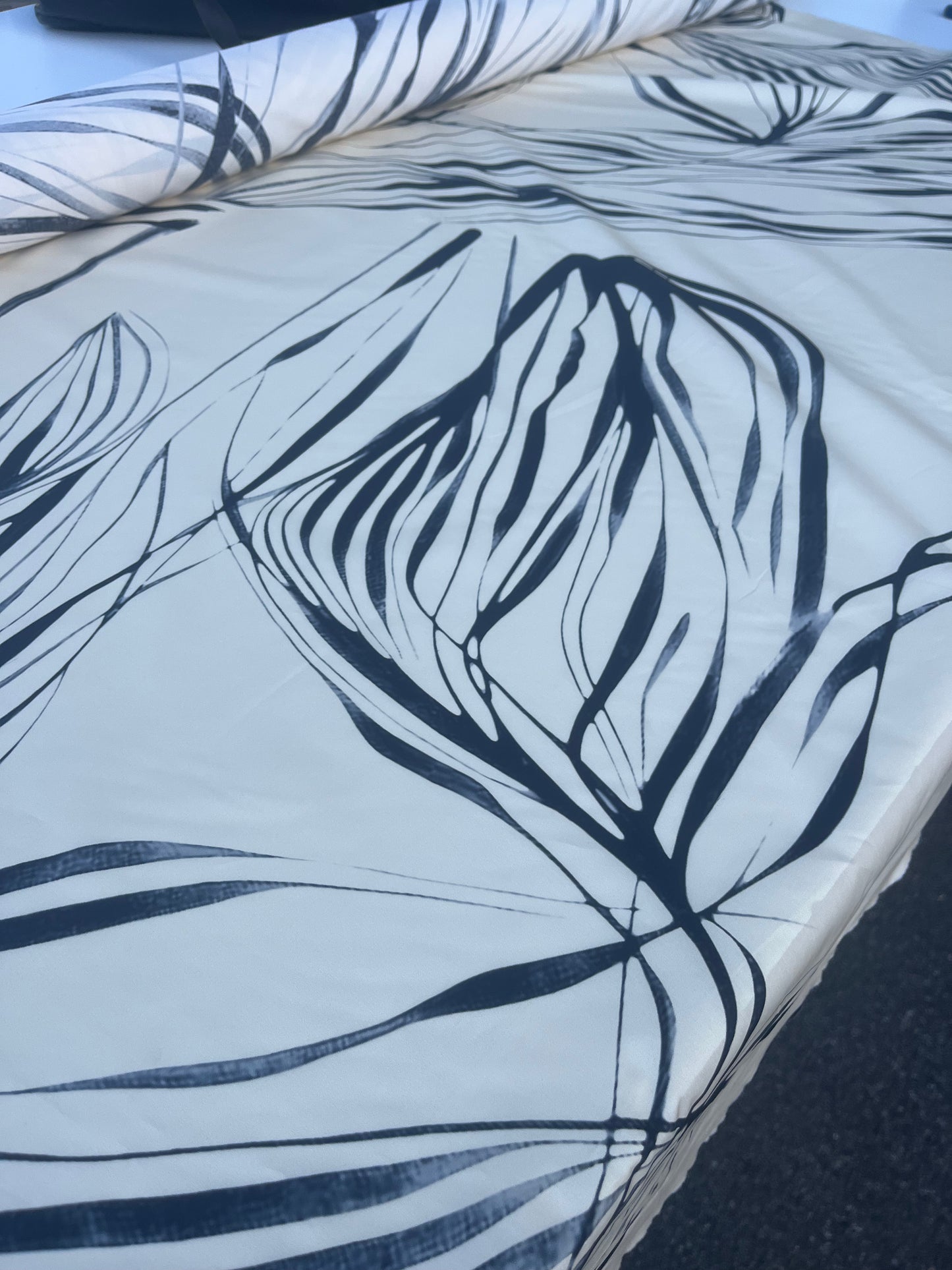 GENTRY 100 poplin stretch ivory/grey leaves