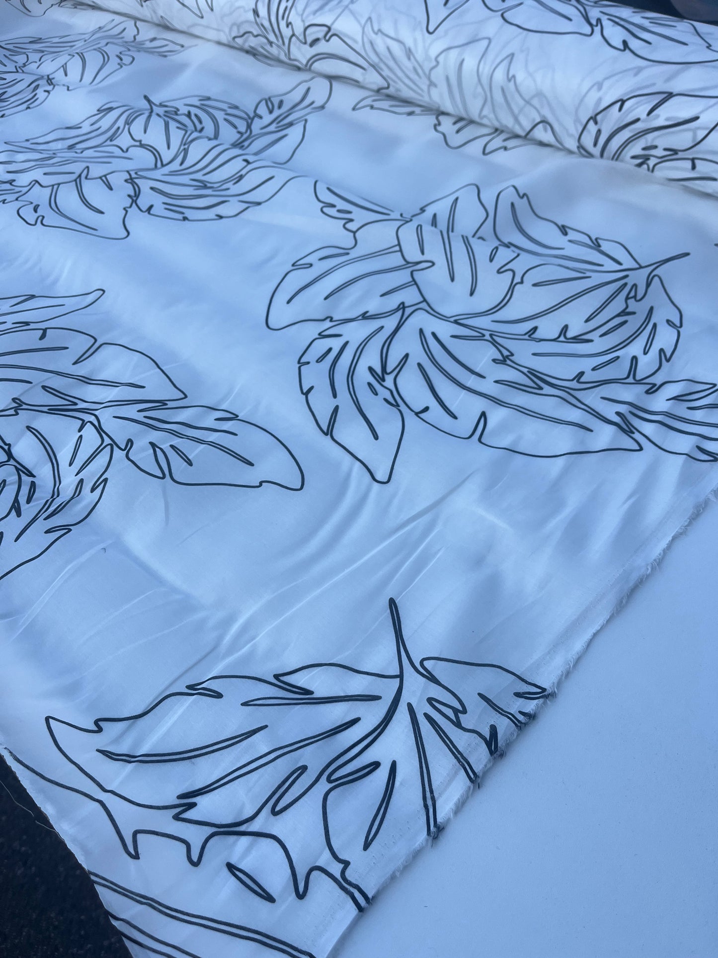 GENTRY 300 cotton/silk organza white leaves