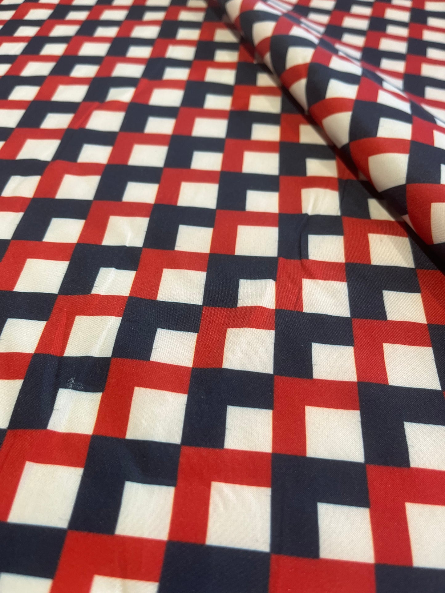 C02 CAN 1670 red/navy check