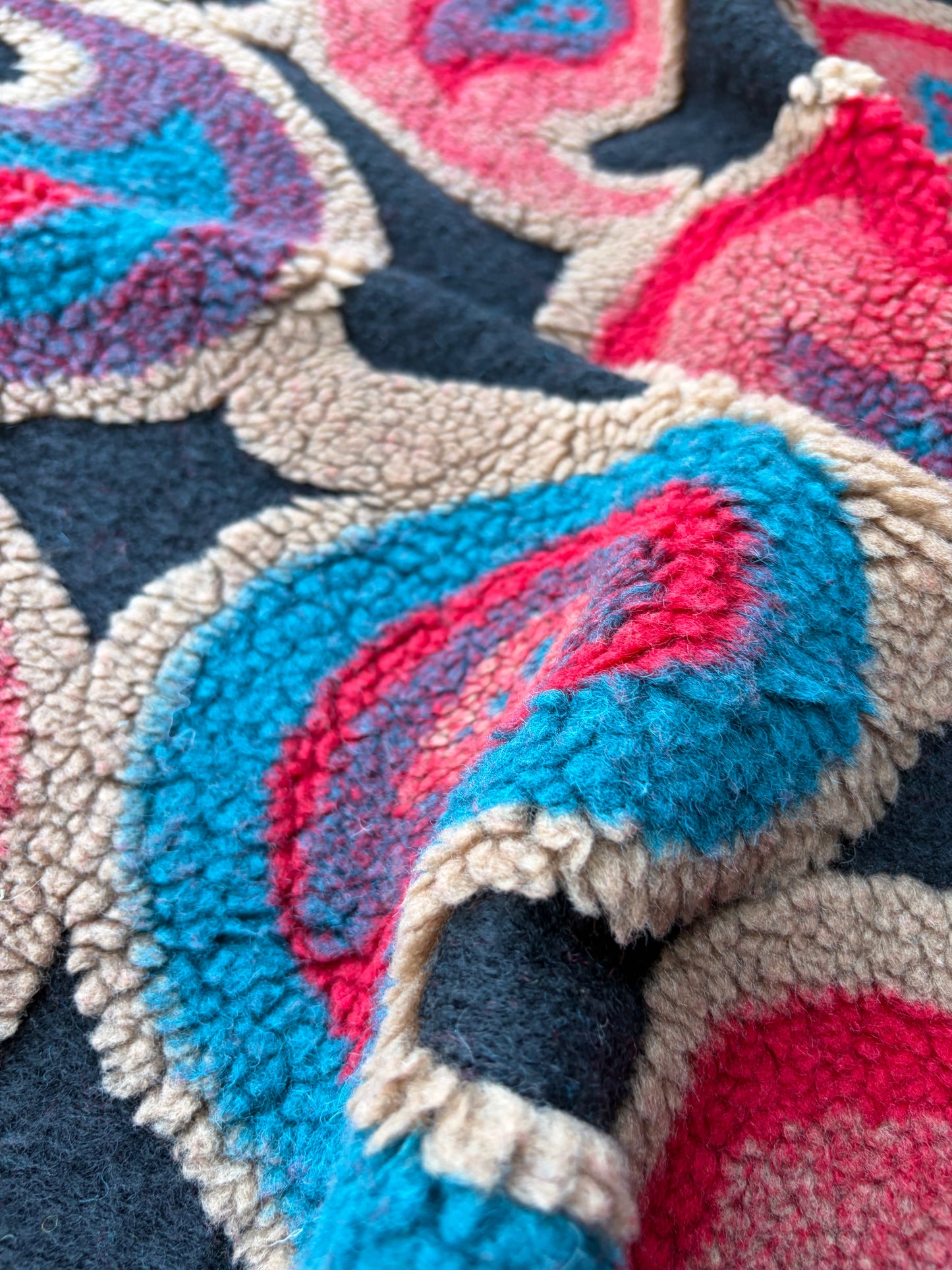 TODD 025 red/petrol/camel design applicated design on heavy boiled wool