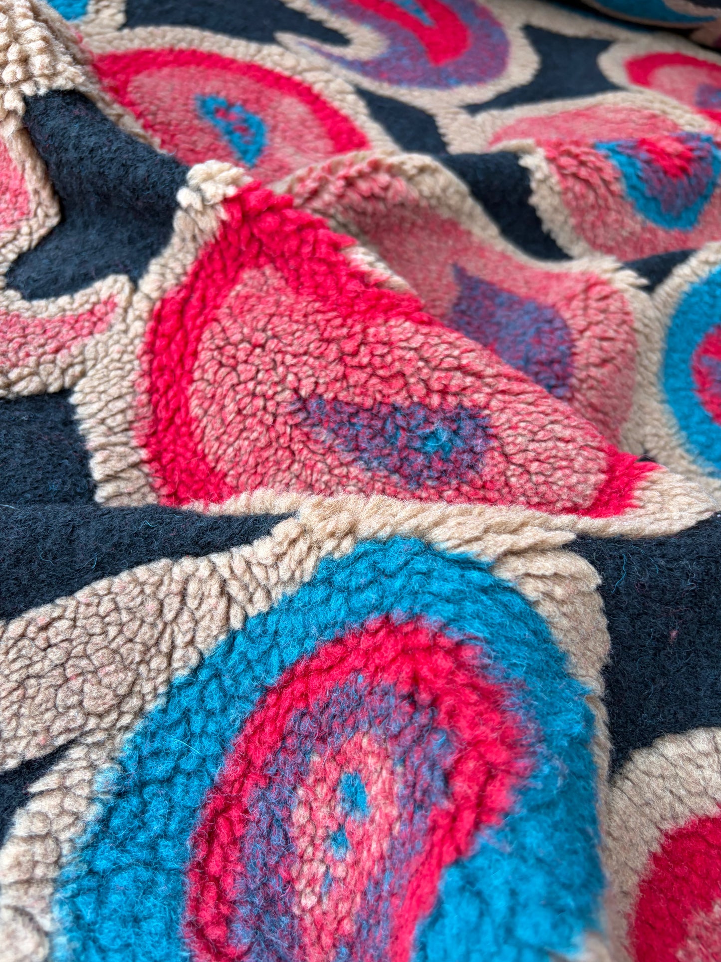 TODD 025 red/petrol/camel design applicated design on heavy boiled wool