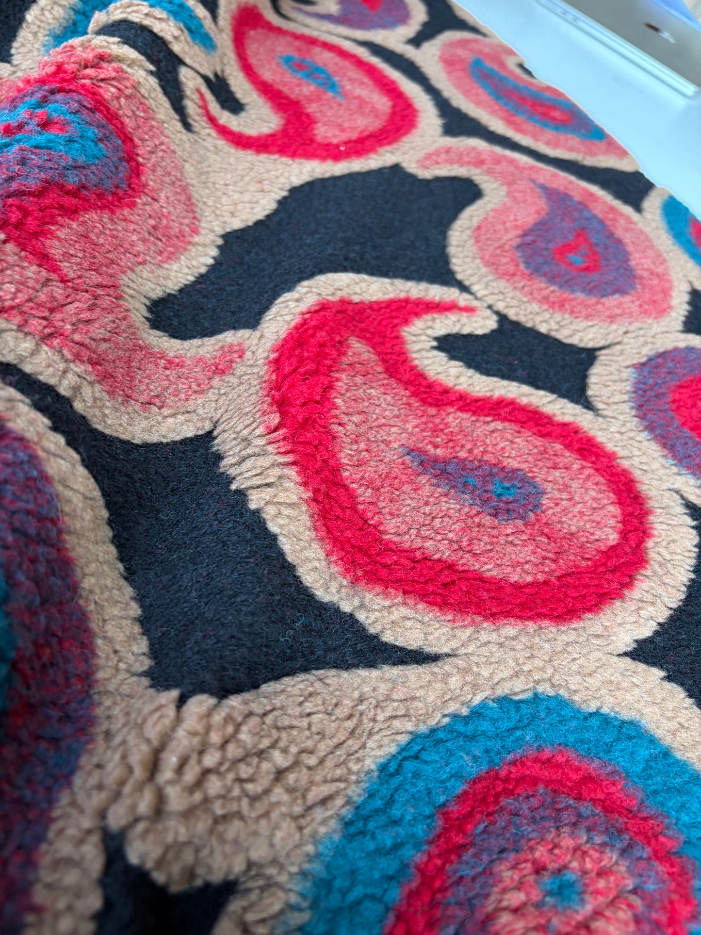 TODD 025 red/petrol/camel design applicated design on heavy boiled wool