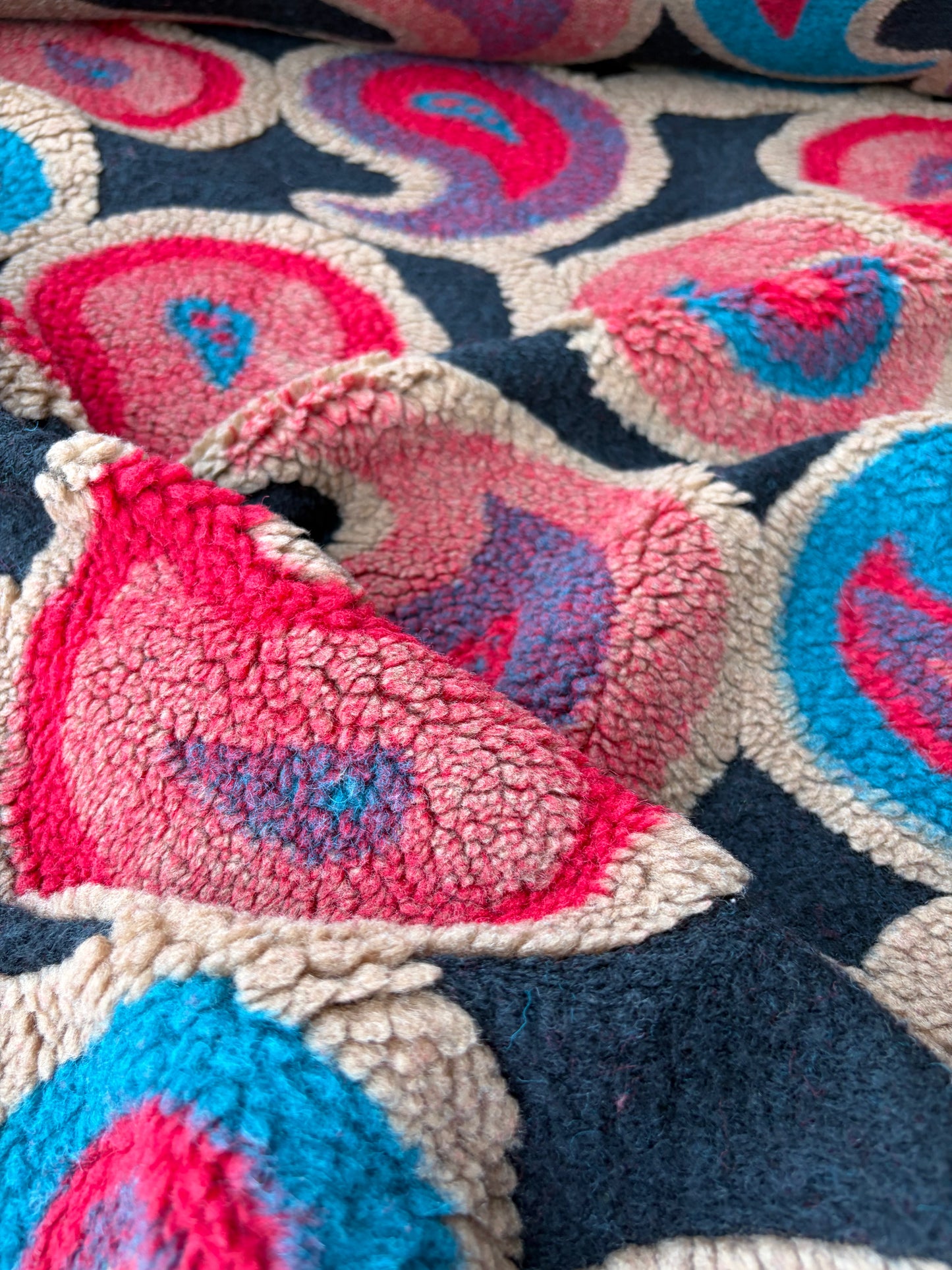 TODD 025 red/petrol/camel design applicated design on heavy boiled wool