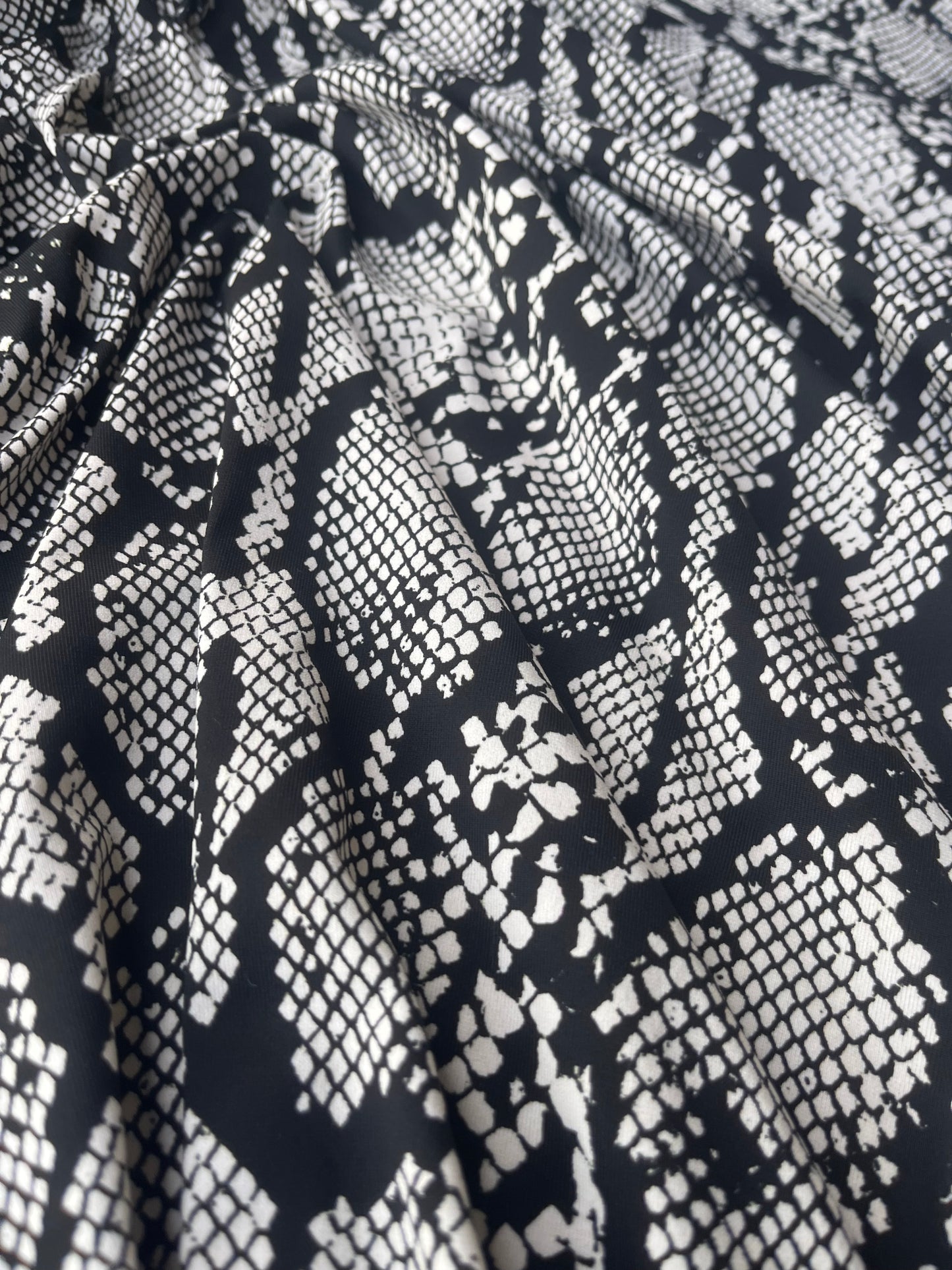 MARA MANIA 001 jersey black/white snake print