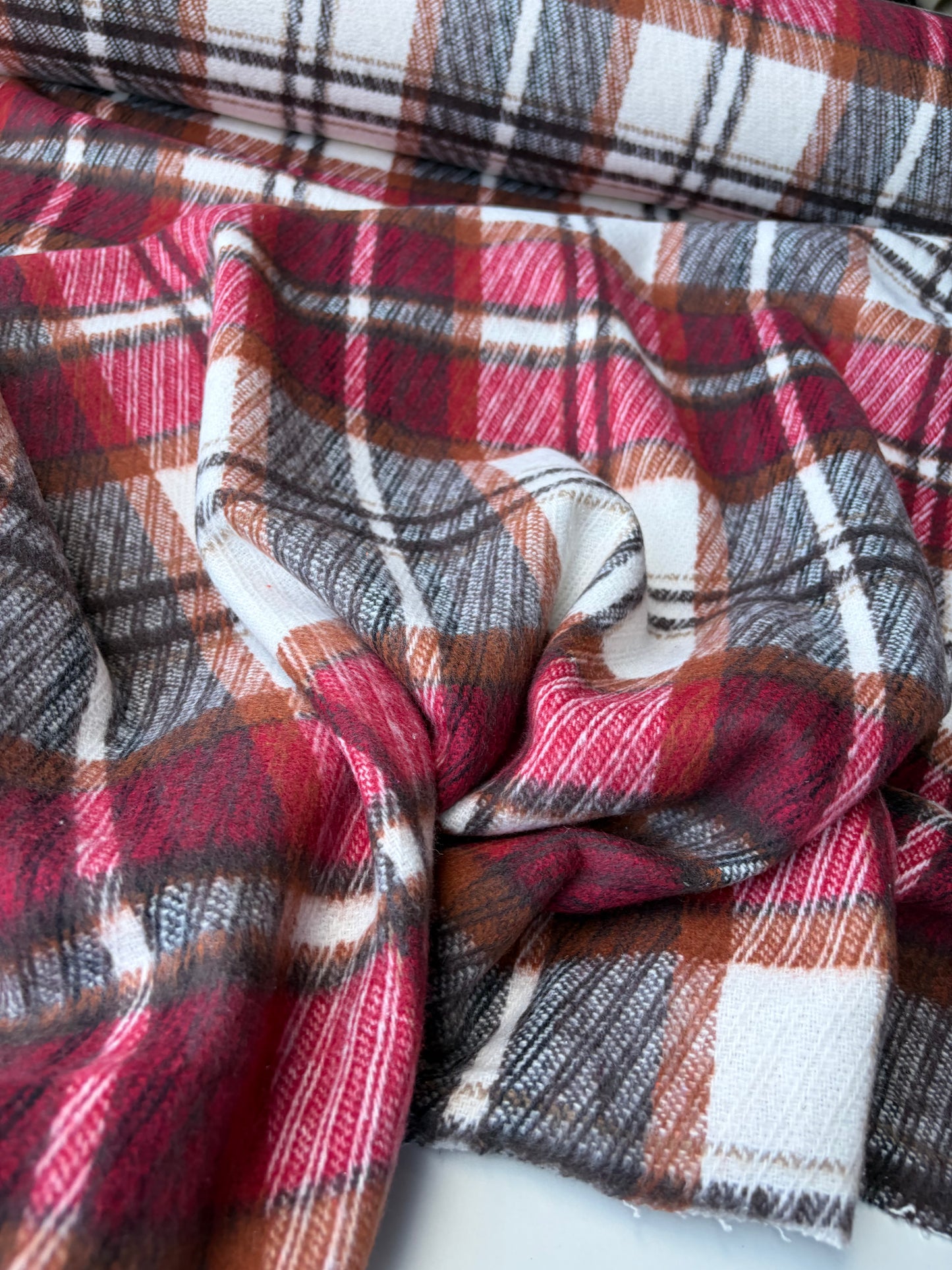 TODD 027 grey/red/ecru checkered heavy cotton