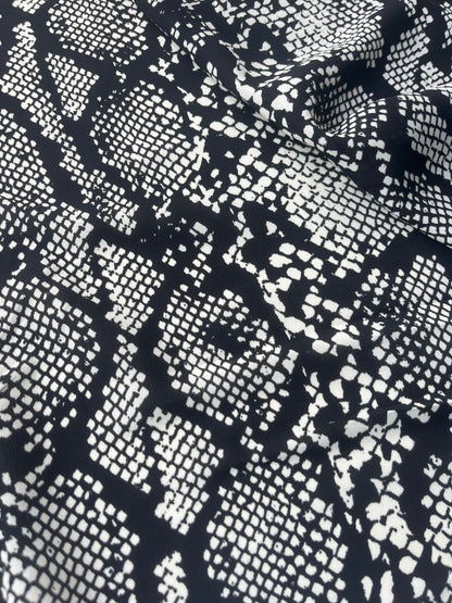 PC MARA MANIA 002 crêpe de Chine black/white snake print
