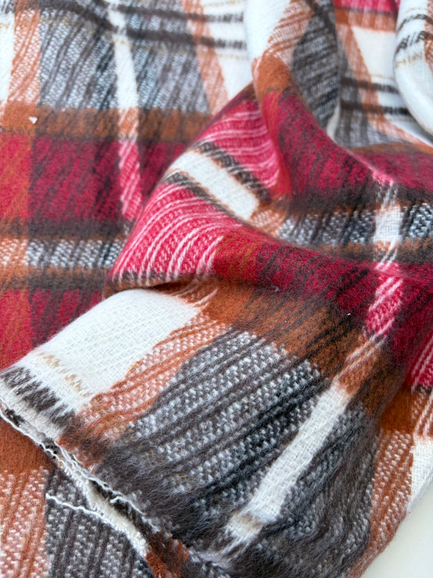 TODD 027 grey/red/ecru checkered heavy cotton