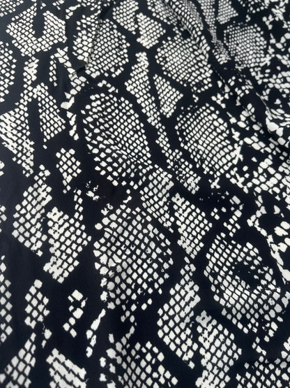 PC MARA MANIA 002 crêpe de Chine black/white snake print