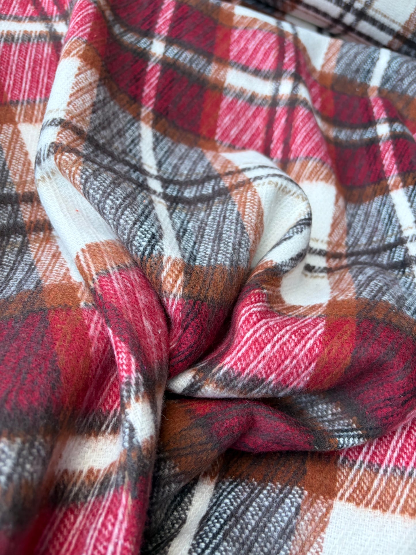 TODD 027 grey/red/ecru checkered heavy cotton