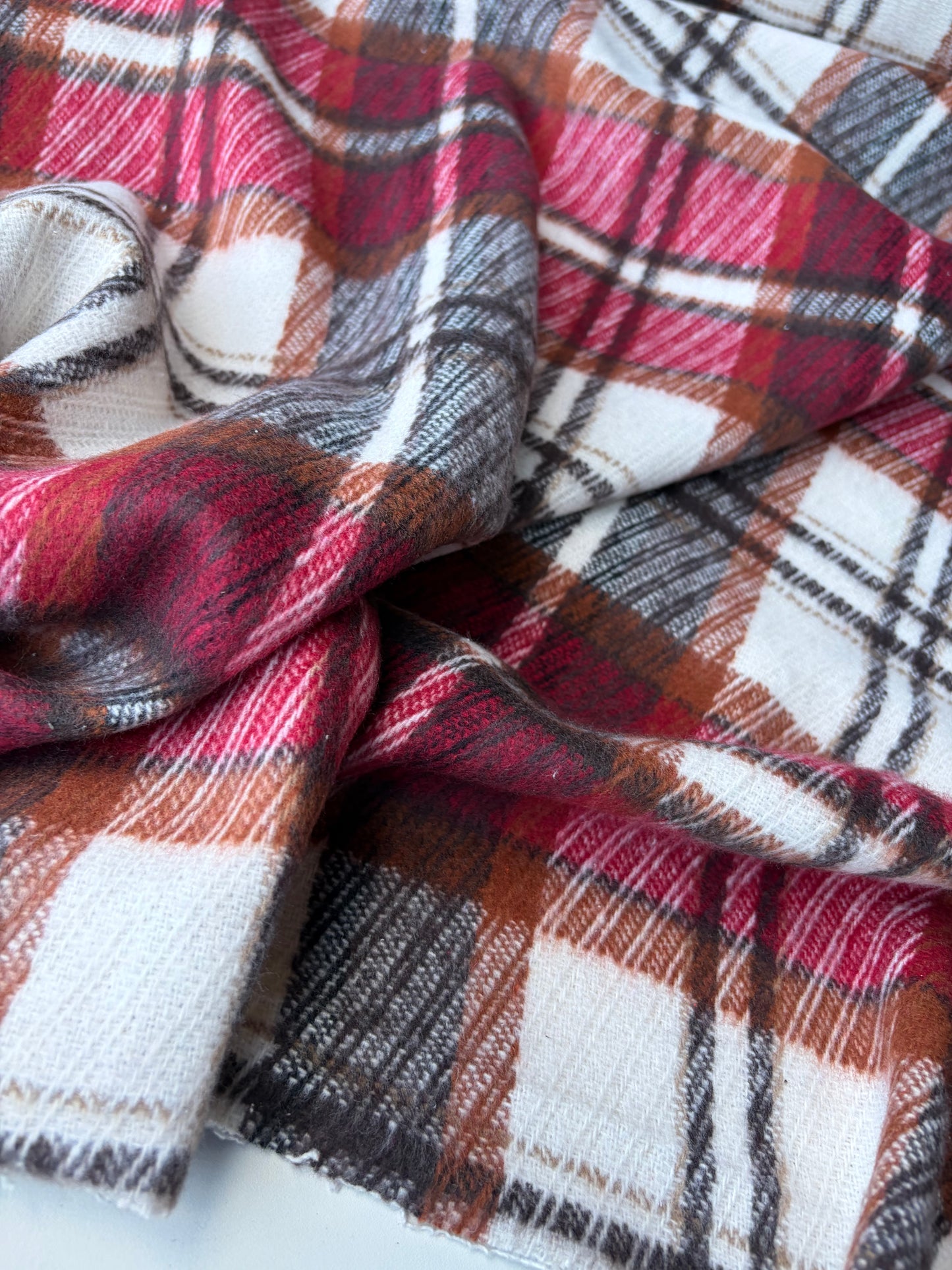 TODD 027 grey/red/ecru checkered heavy cotton