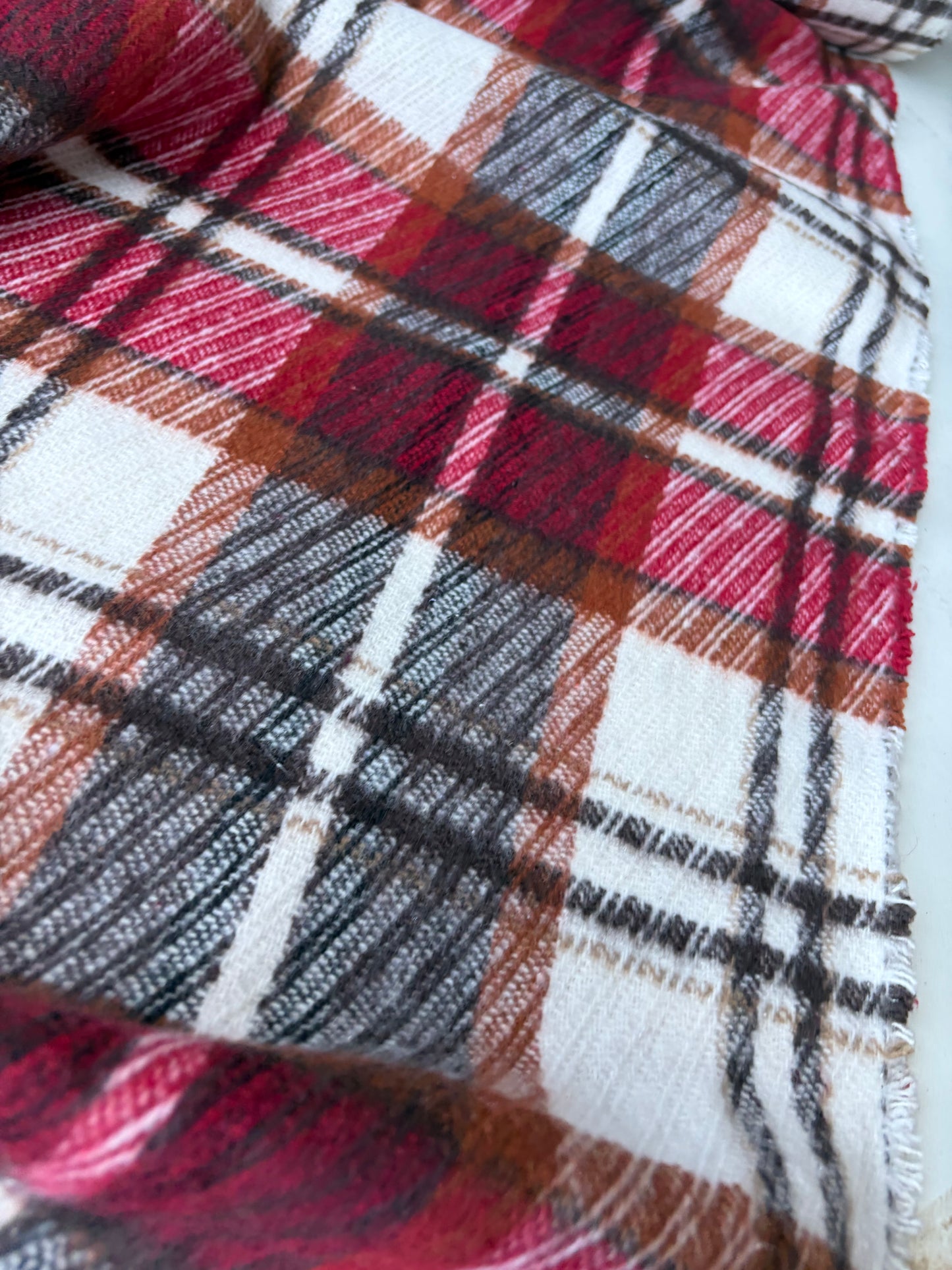 TODD 027 grey/red/ecru checkered heavy cotton