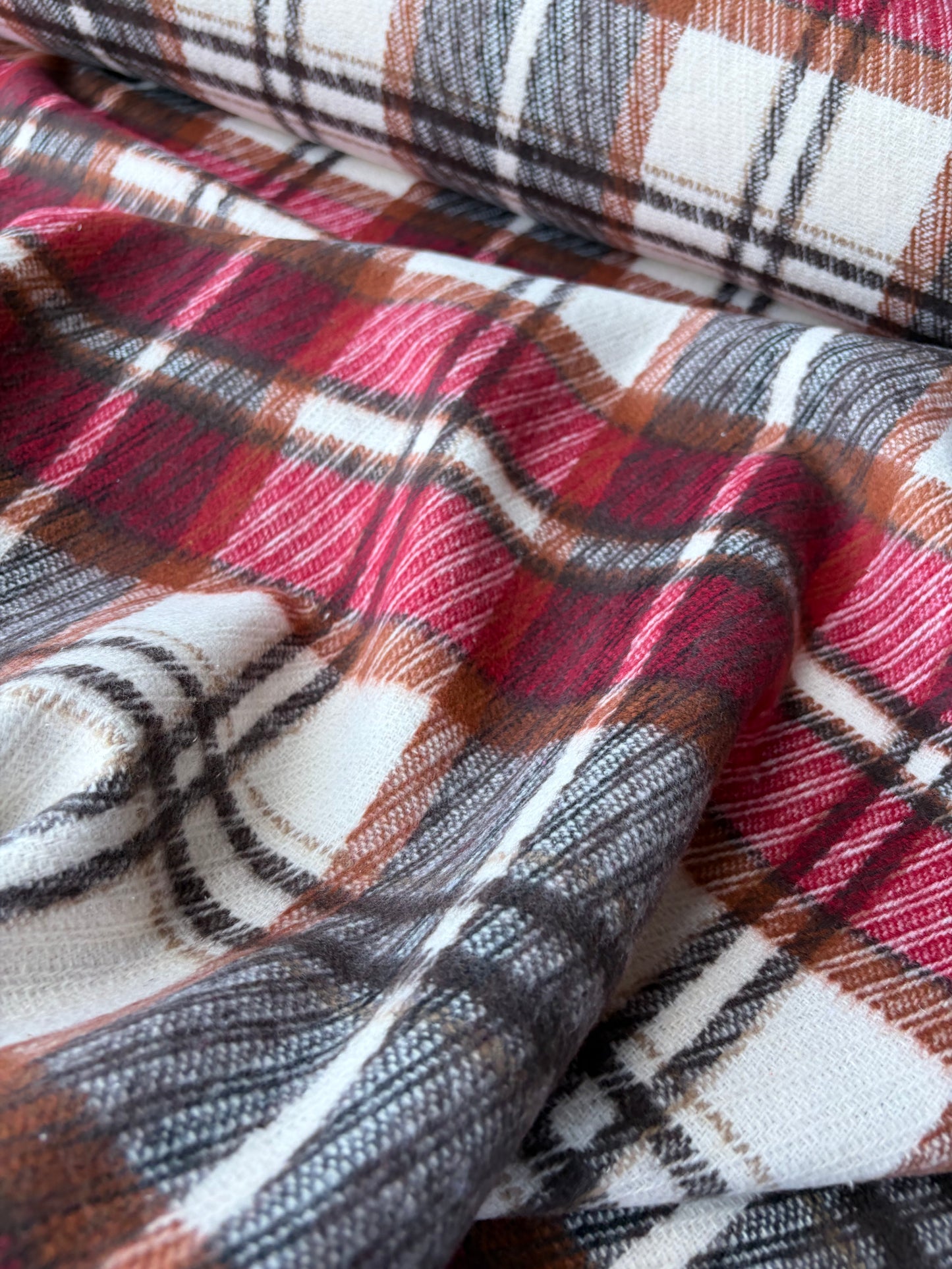 TODD 027 grey/red/ecru checkered heavy cotton