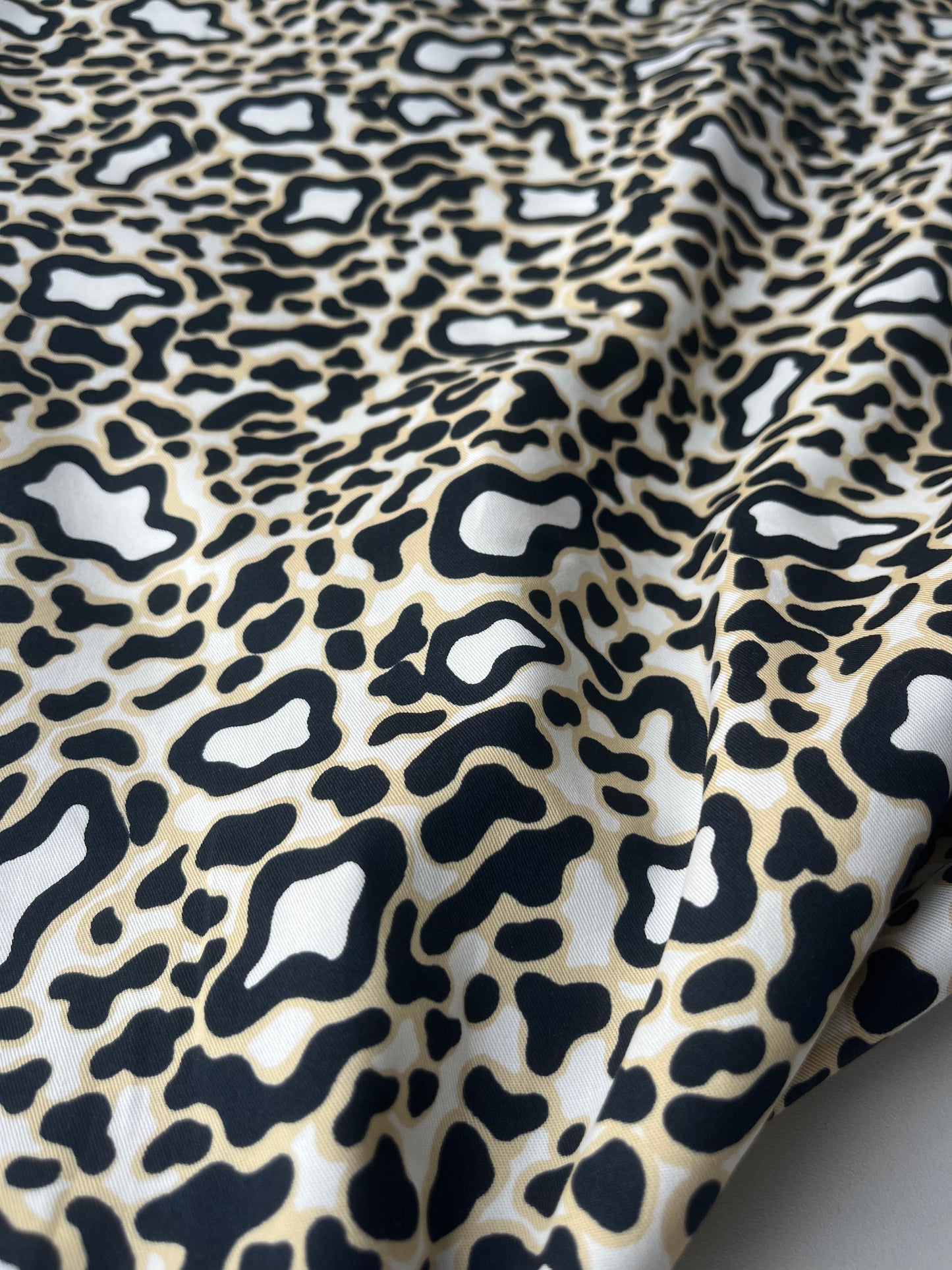MARA MANIA 005 light cotton twill leopard print