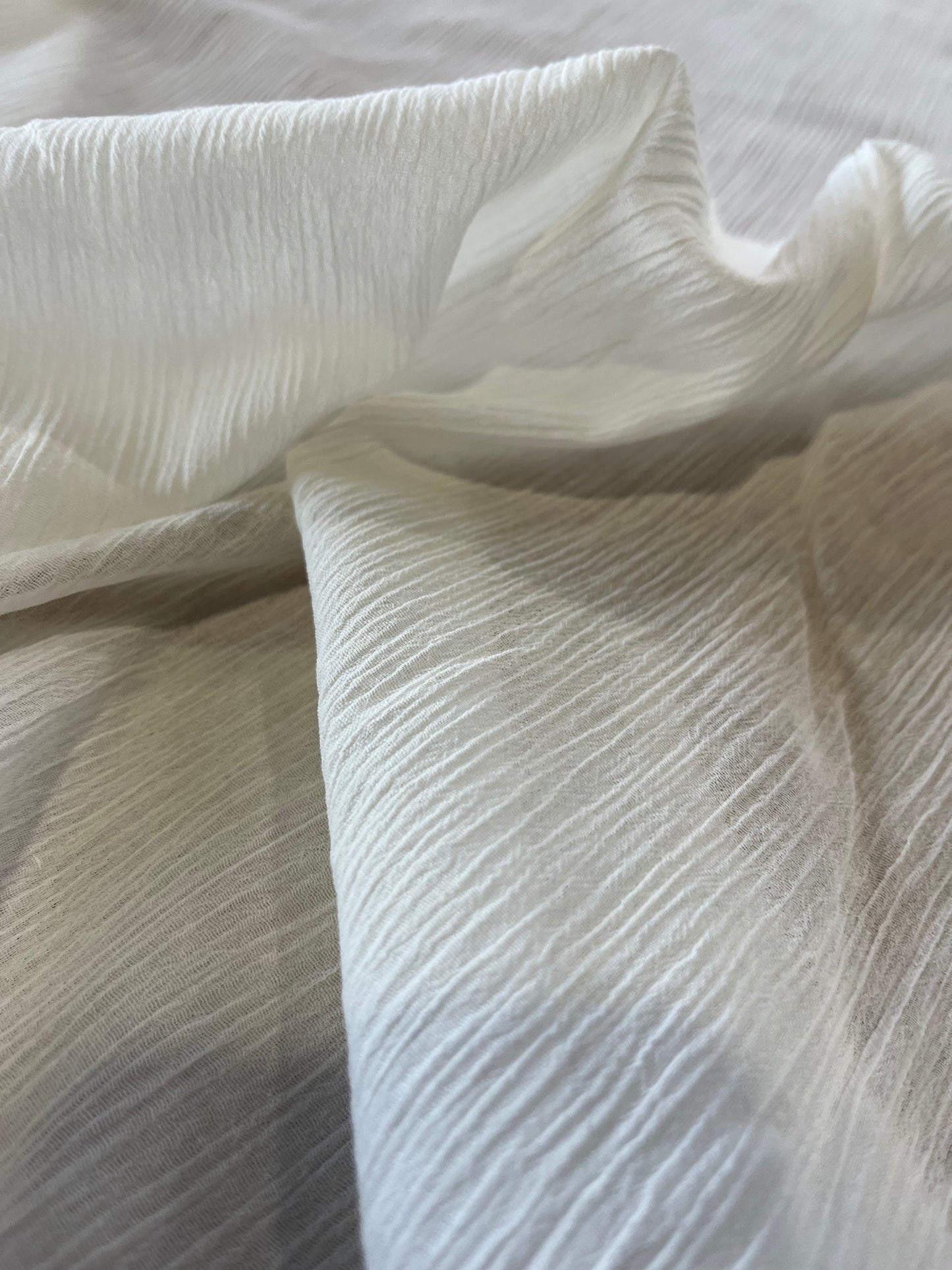 Pom 041 cotton crepon off white