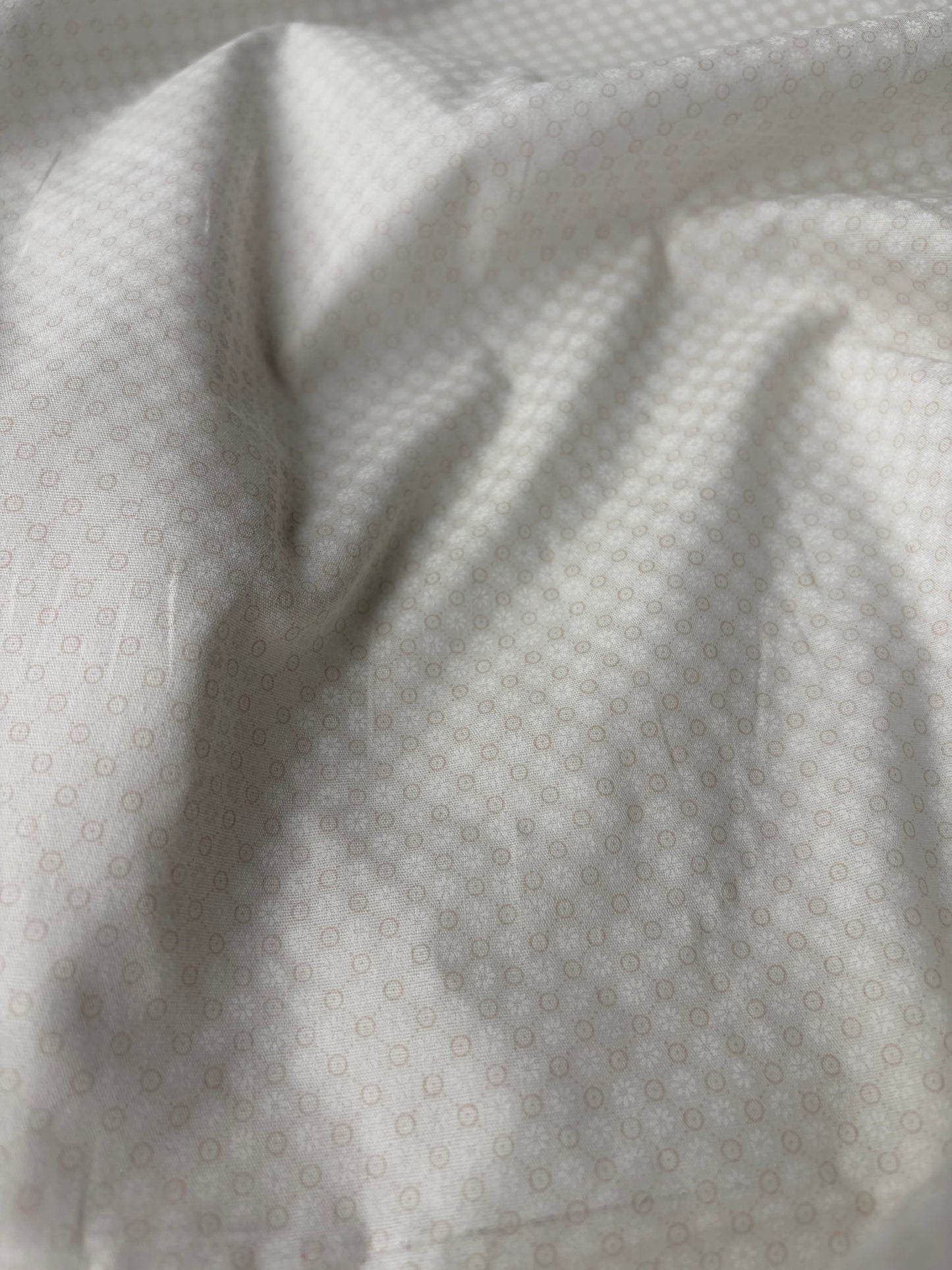 LC JUTTA 019 cotton voile white tone on tone small design