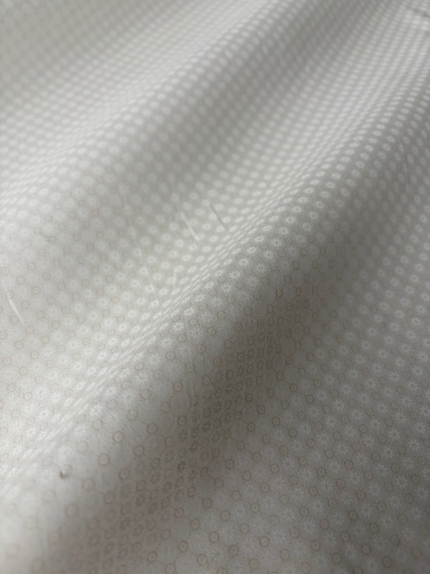LC JUTTA 019 cotton voile white tone on tone small design