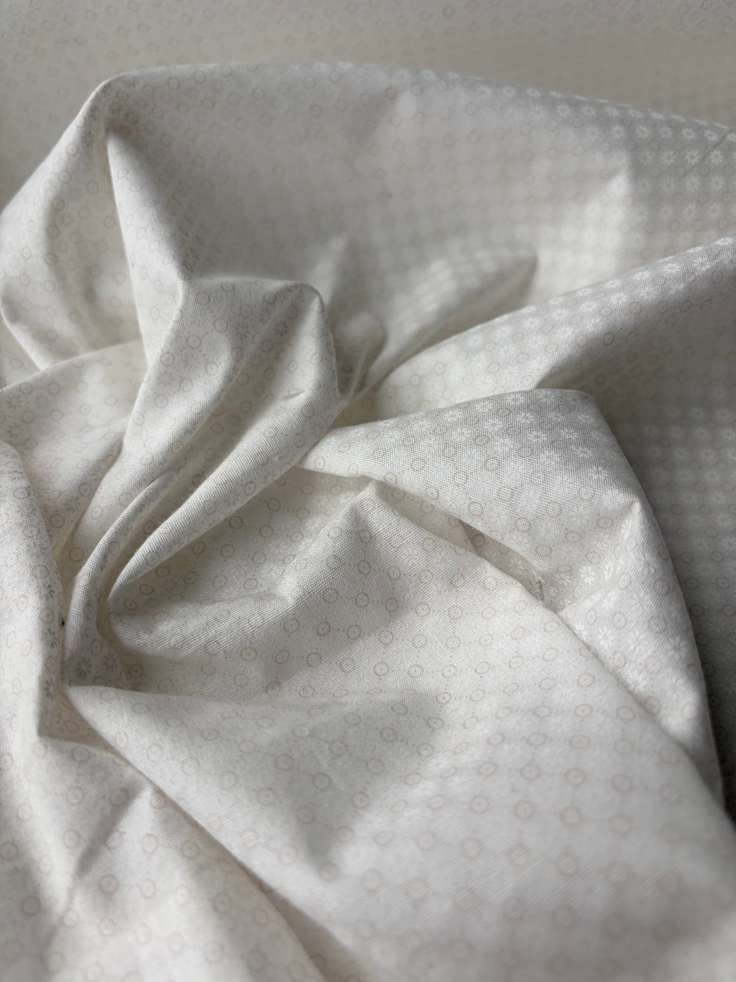 LC JUTTA 019 cotton voile white tone on tone small design