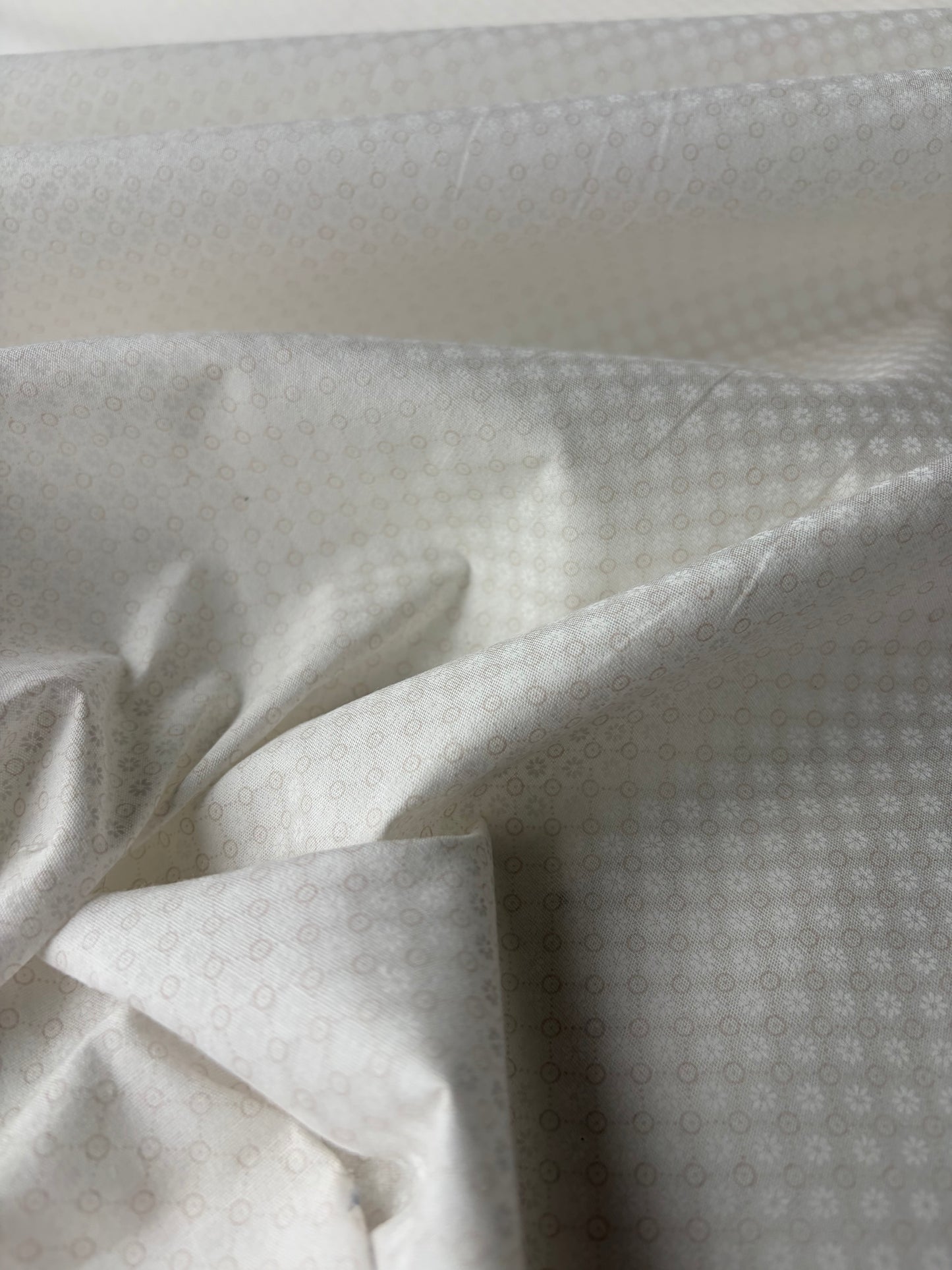 LC JUTTA 019 cotton voile white tone on tone small design
