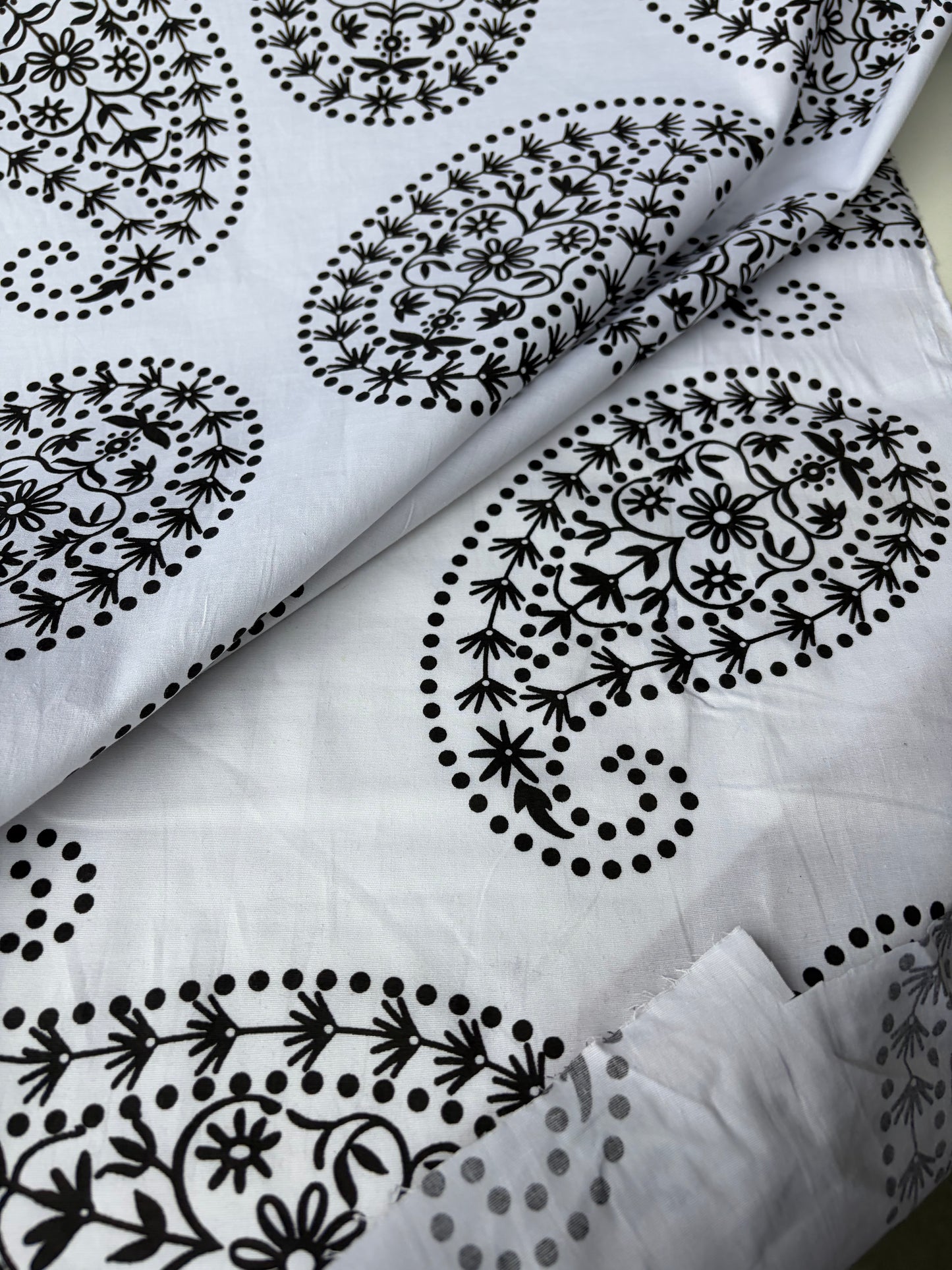 JUTTA 028 cotton poplin stretch  white cashemere print