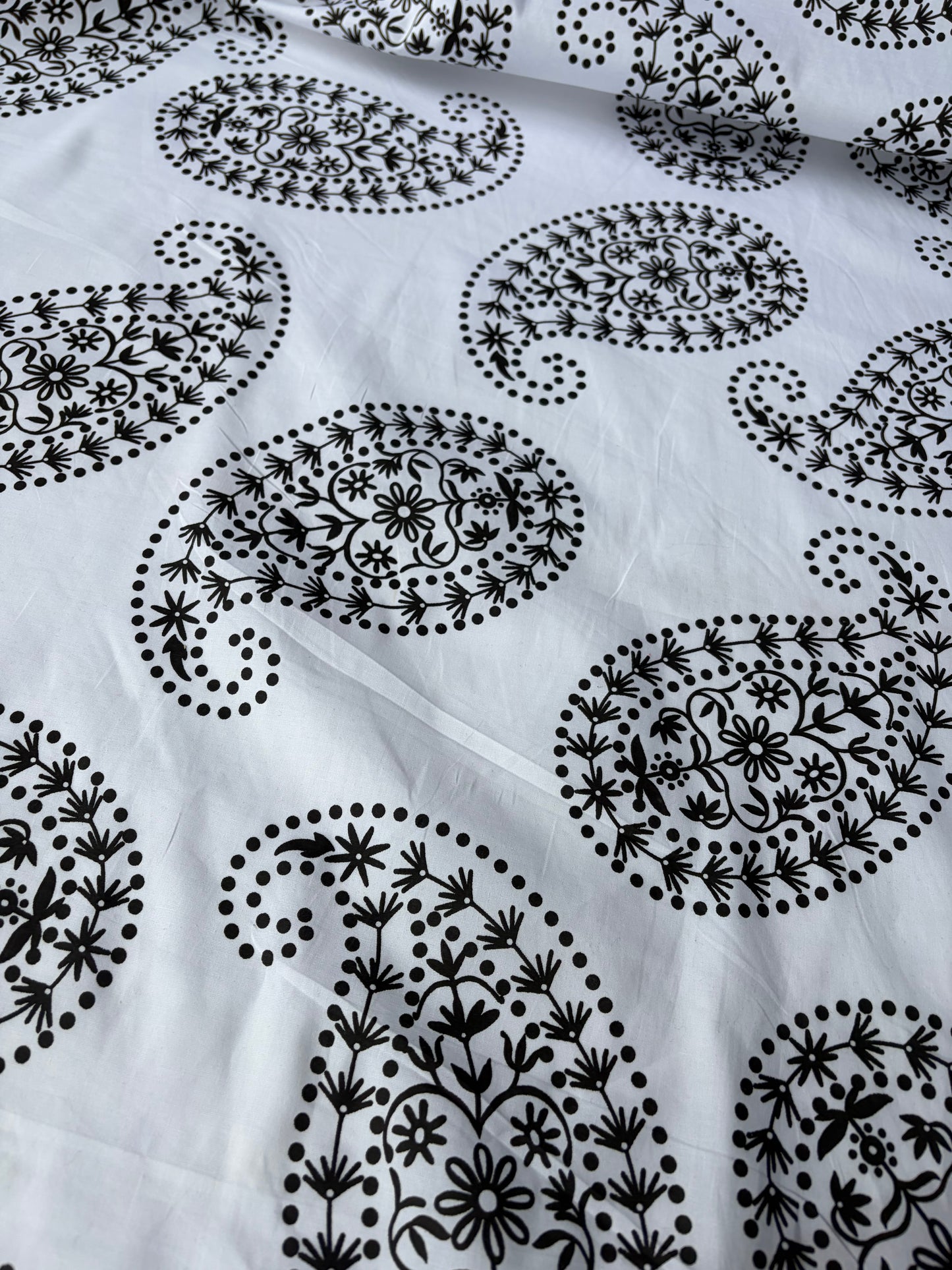 JUTTA 028 cotton poplin stretch  white cashemere print