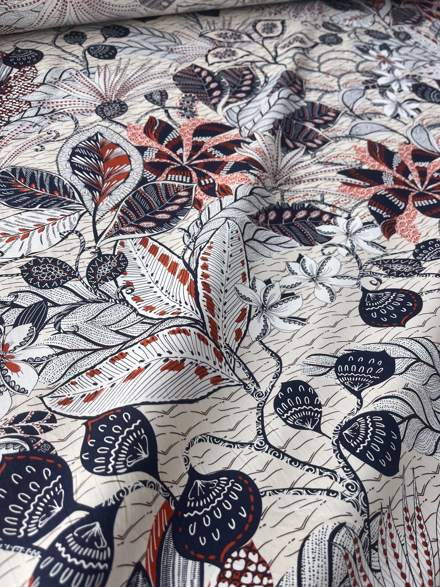 MARA MANIA 019 cotton poplin with navy/brique jungle leaves