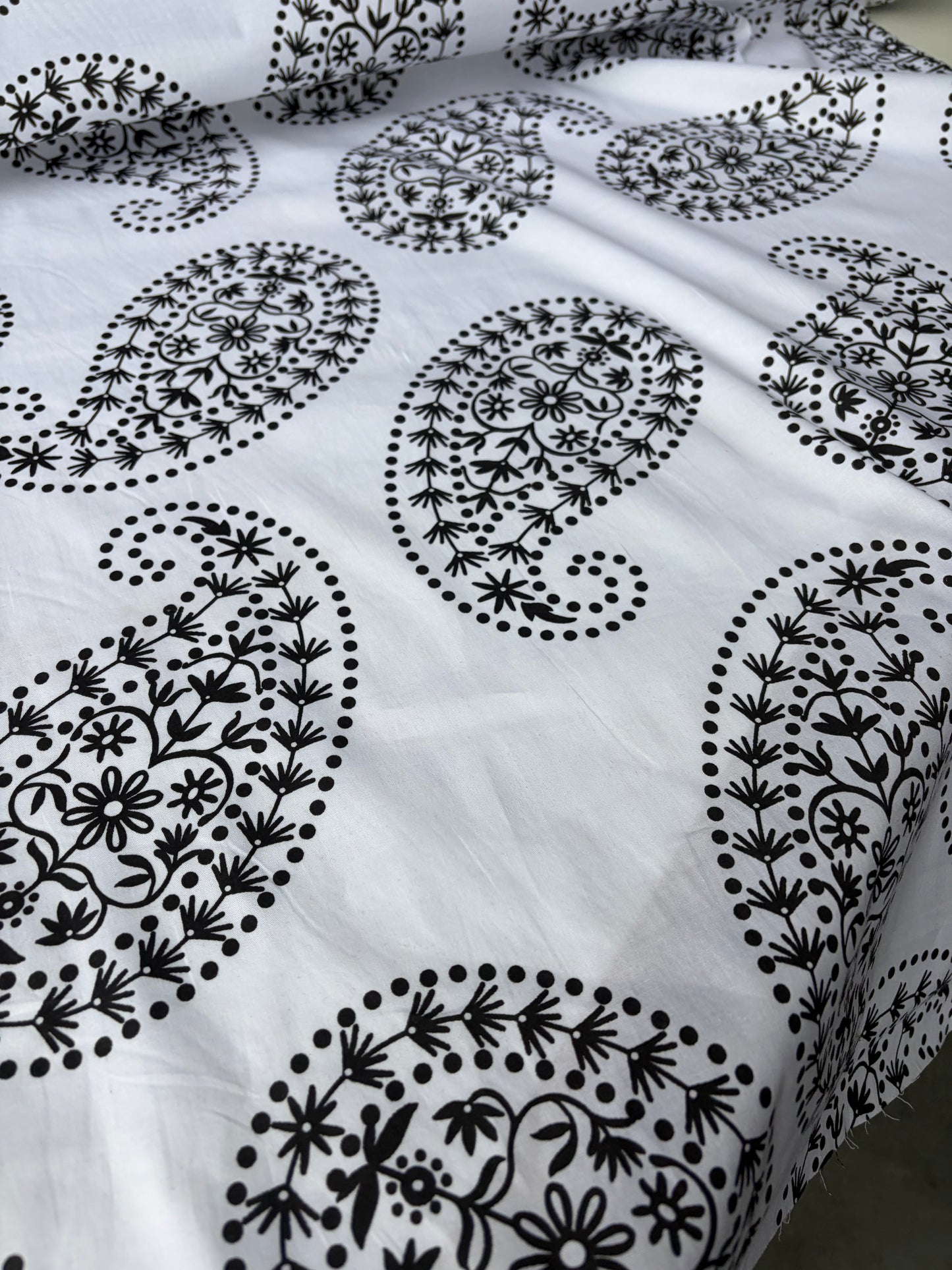 JUTTA 028 cotton poplin stretch  white cashemere print