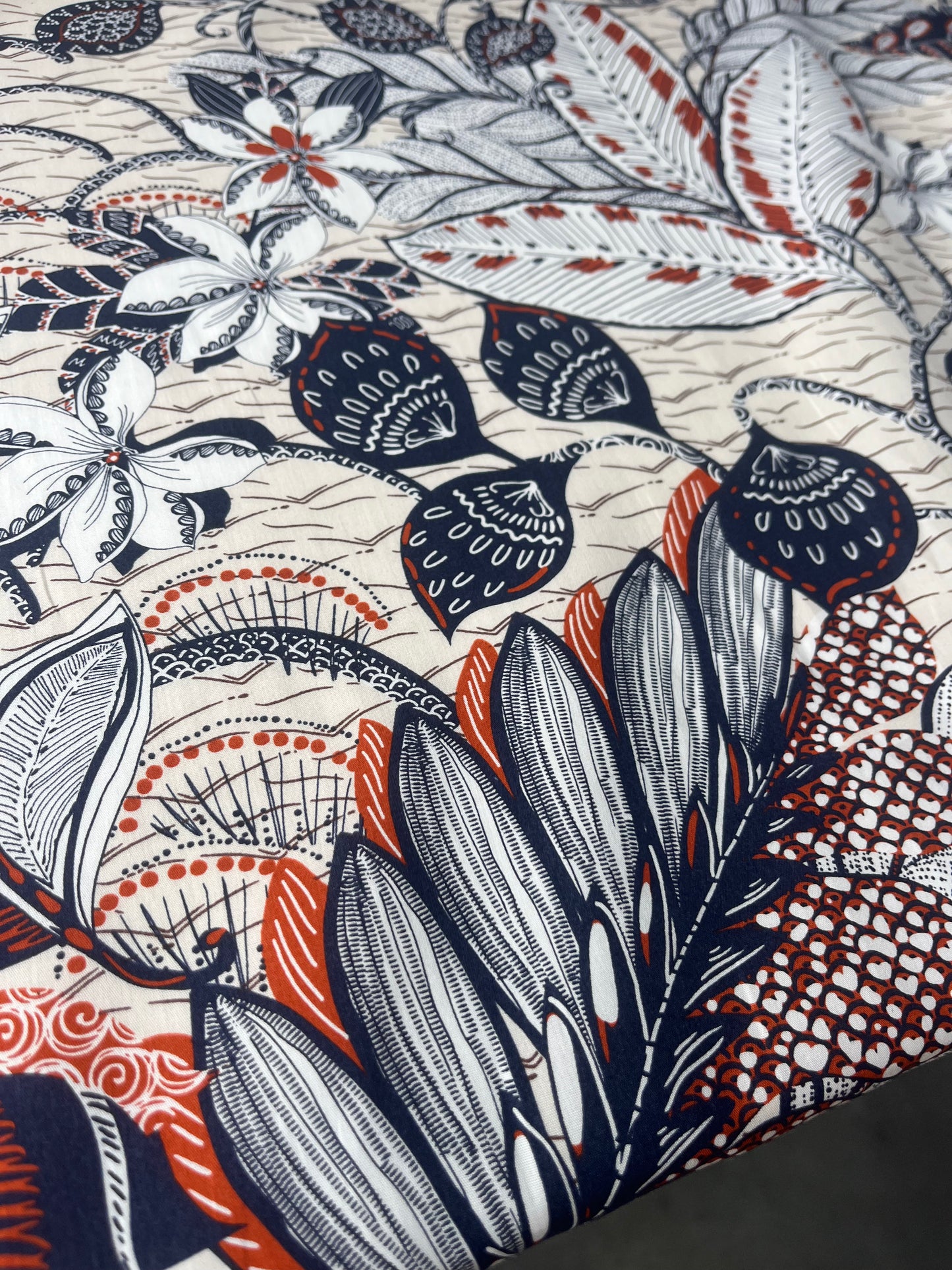 MARA MANIA 019 cotton poplin with navy/brique jungle leaves