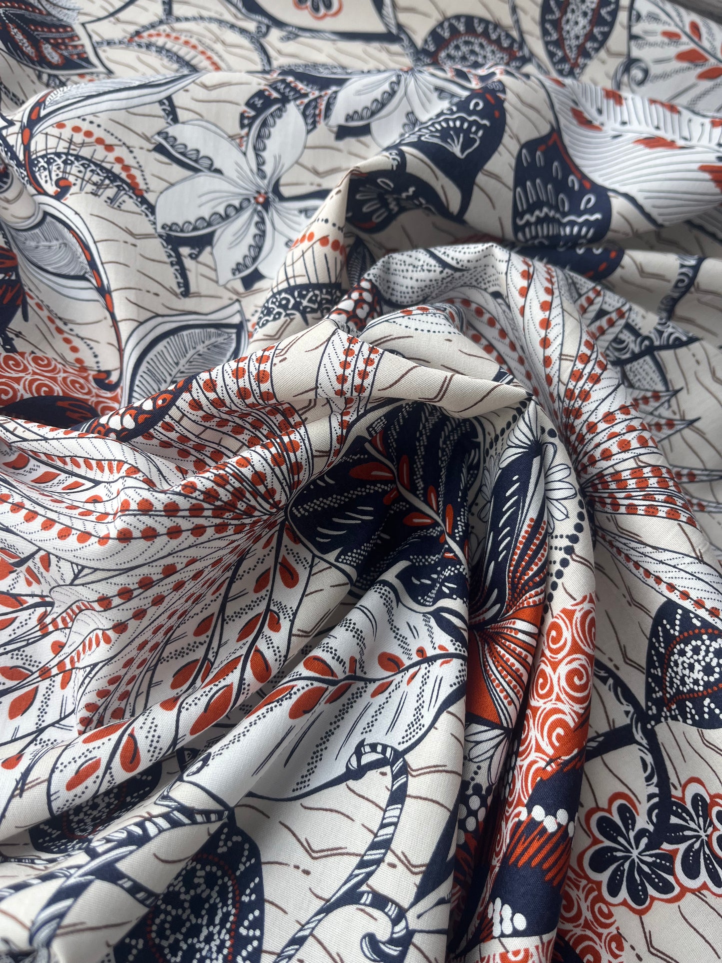 MARA MANIA 019 cotton poplin with navy/brique jungle leaves