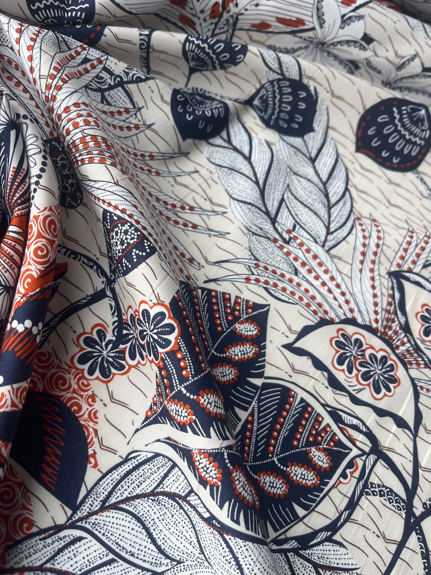 MARA MANIA 019 cotton poplin with navy/brique jungle leaves